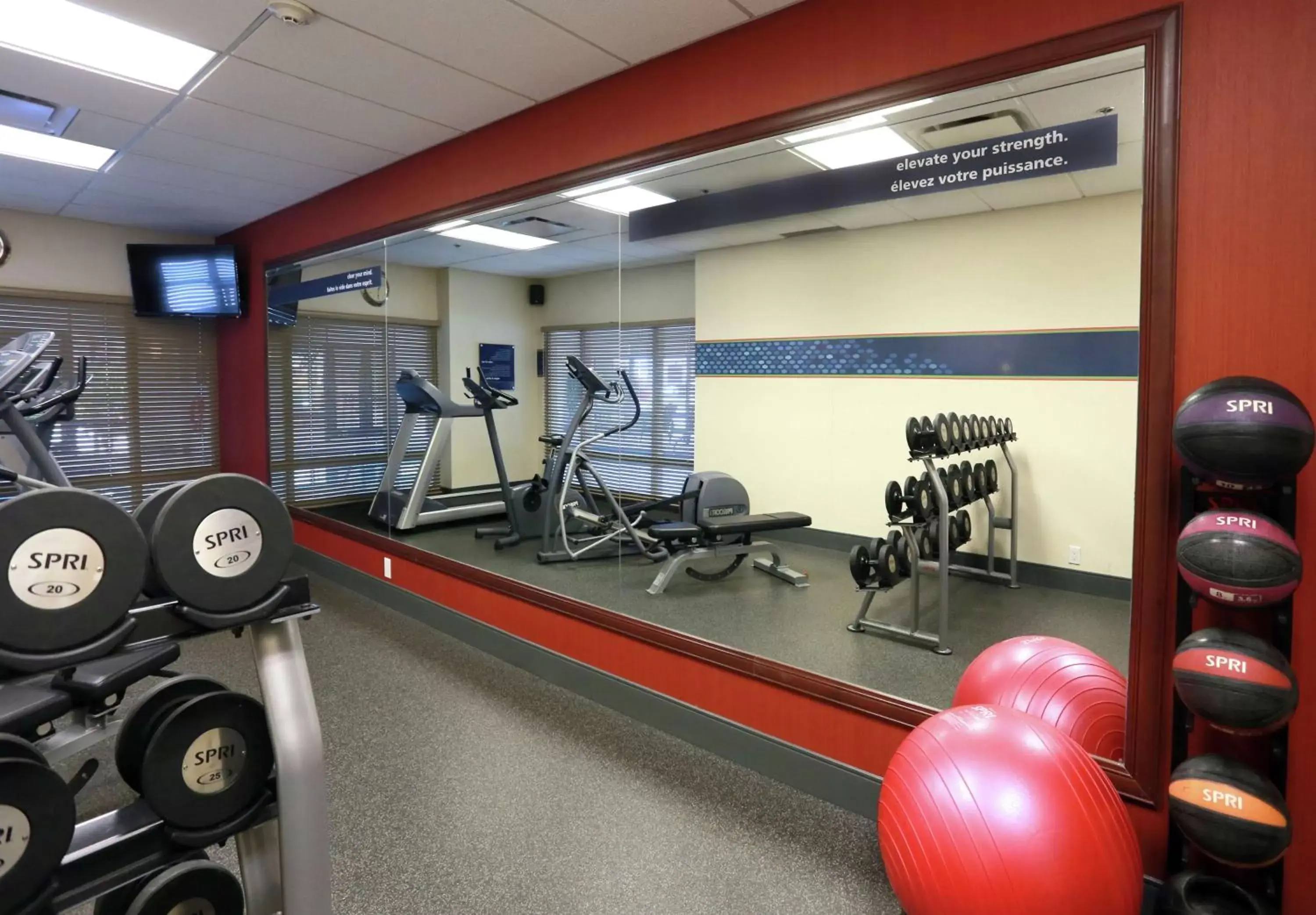 Fitness centre/facilities, Fitness Center/Facilities in Hampton Inn & Suites Laval