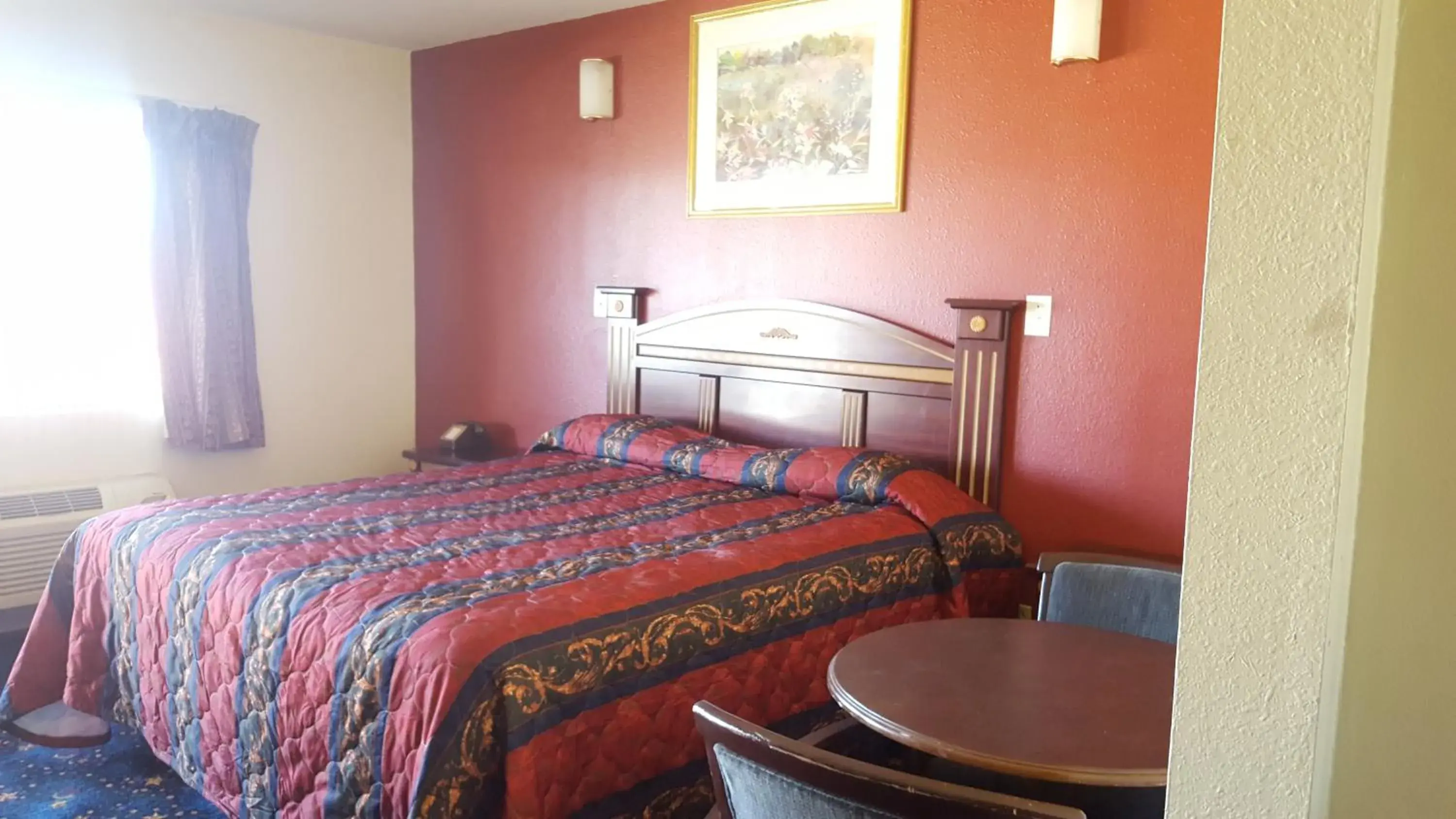 Bedroom, Room Photo in Robinhood Motel