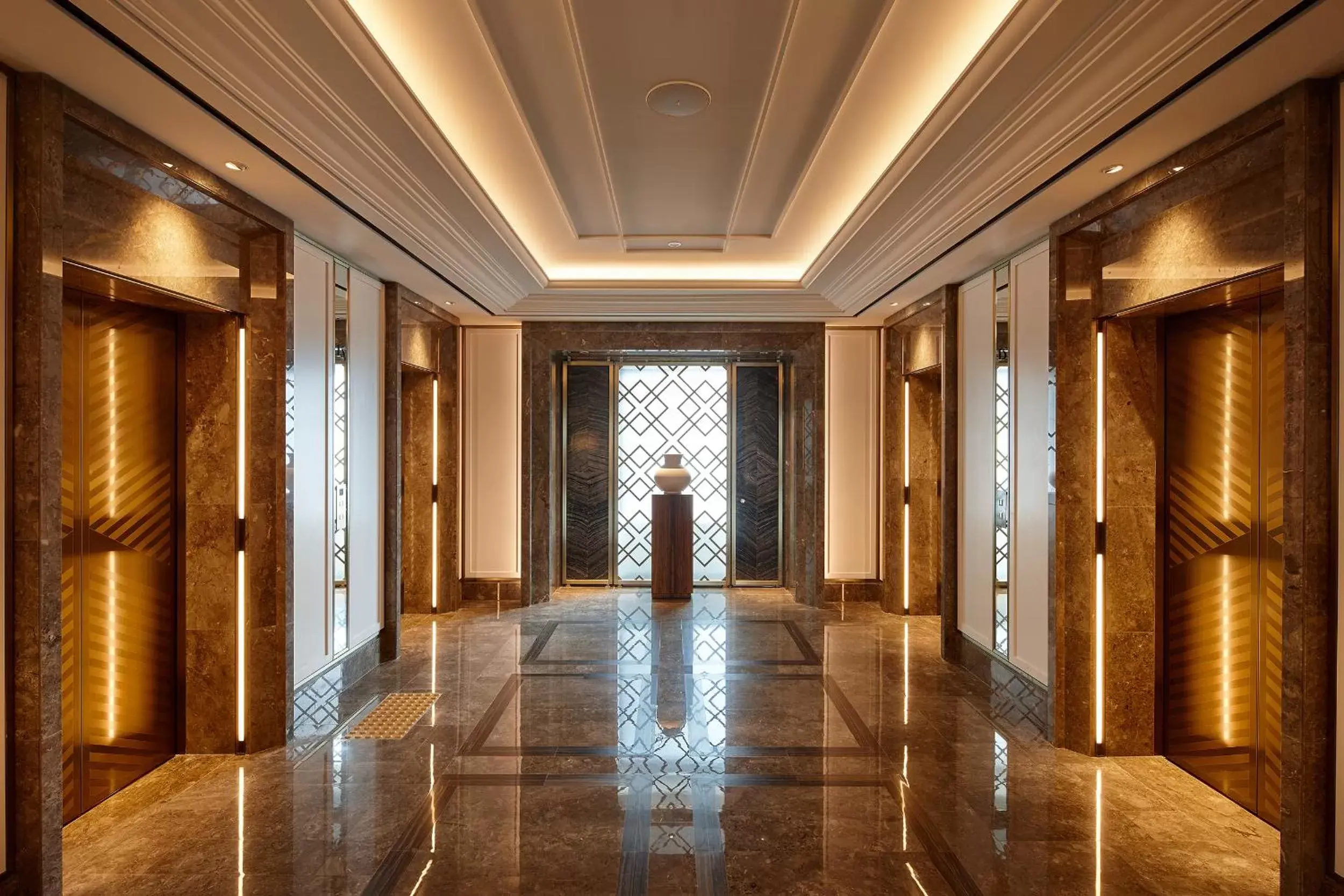 Lobby or reception in Lotte Hotel Seoul Executive Tower