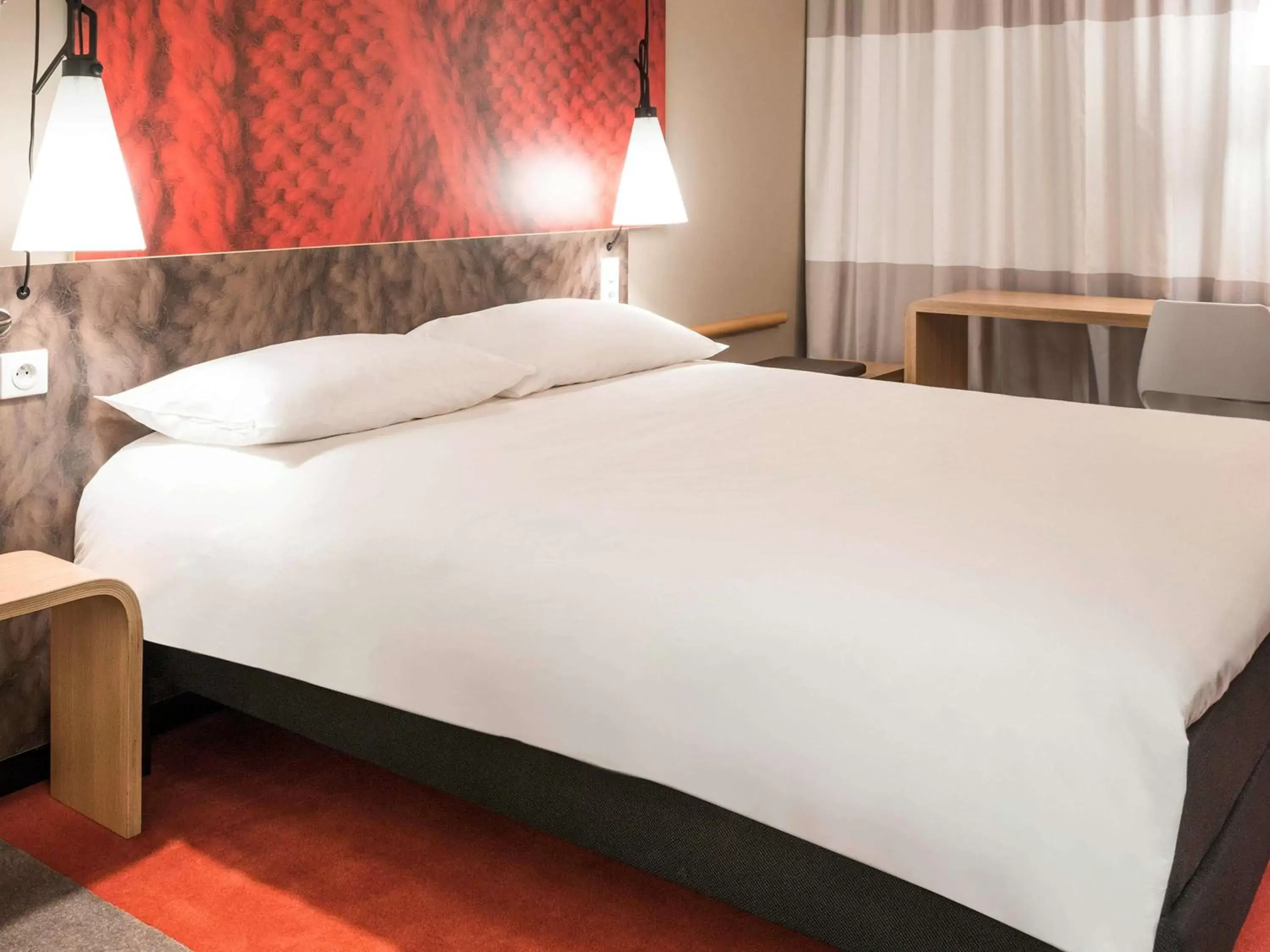 Photo of the whole room, Bed in ibis Gent Centrum St. Baafs Kathedraal