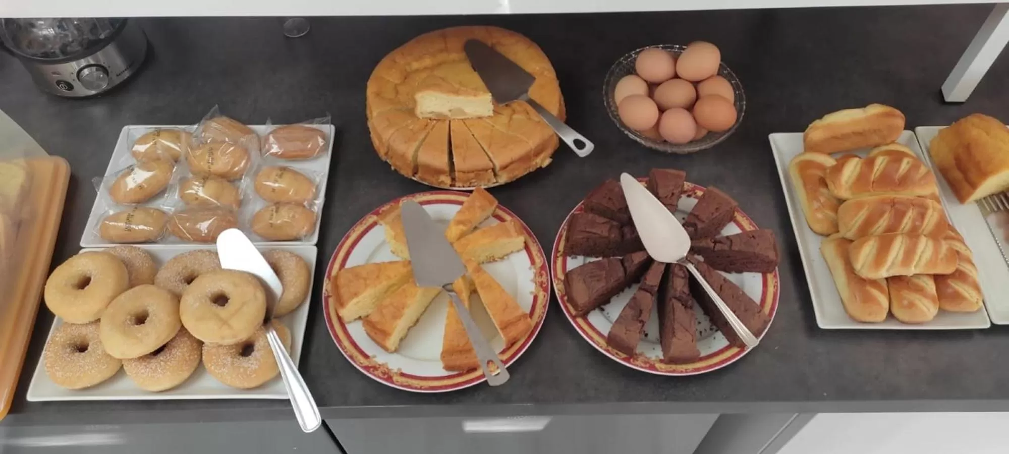 Breakfast in Contact Hôtel Arc-En-Ciel - Réouverture - Rénové