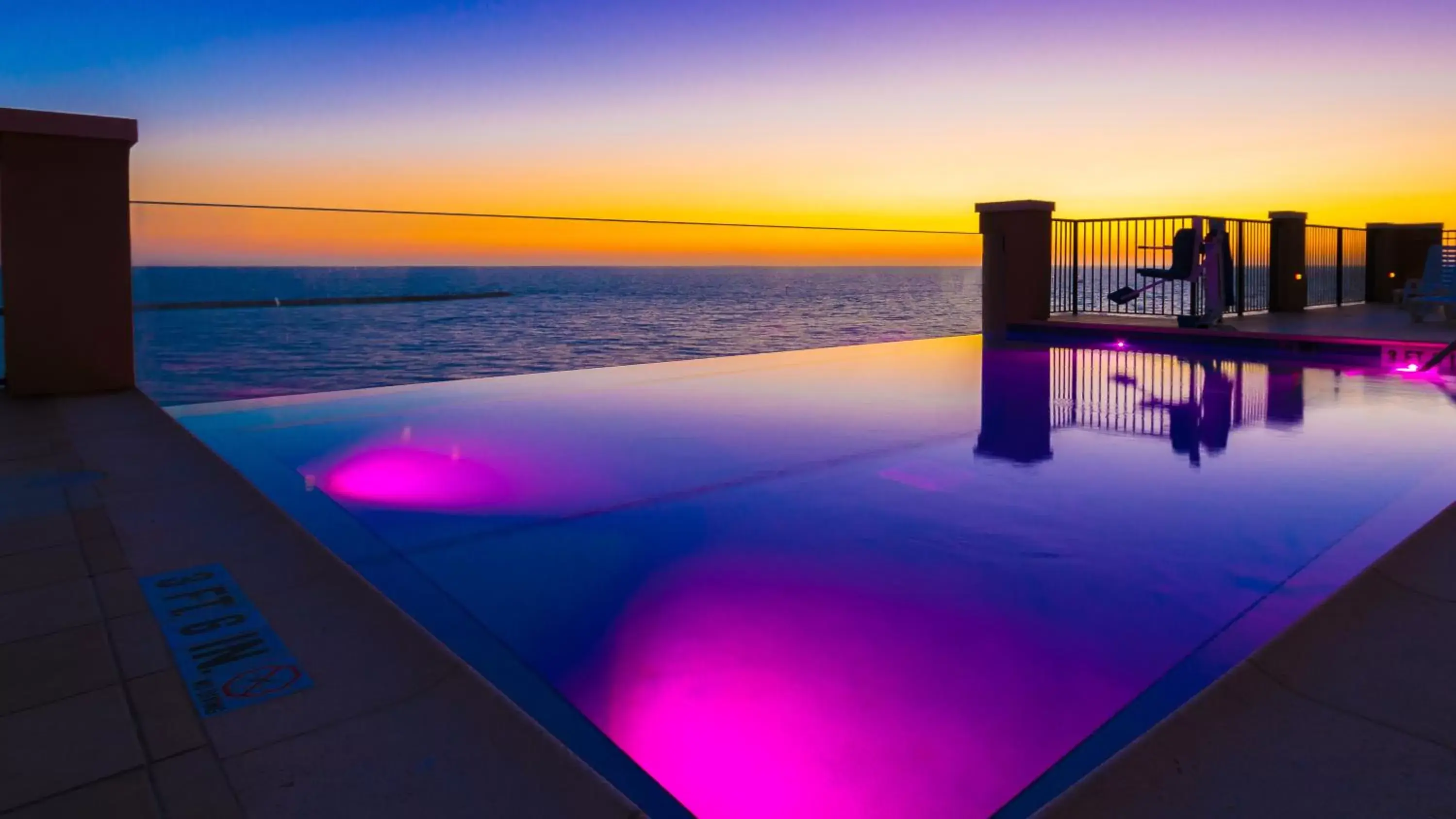 Swimming Pool in Edge Hotel Clearwater Beach