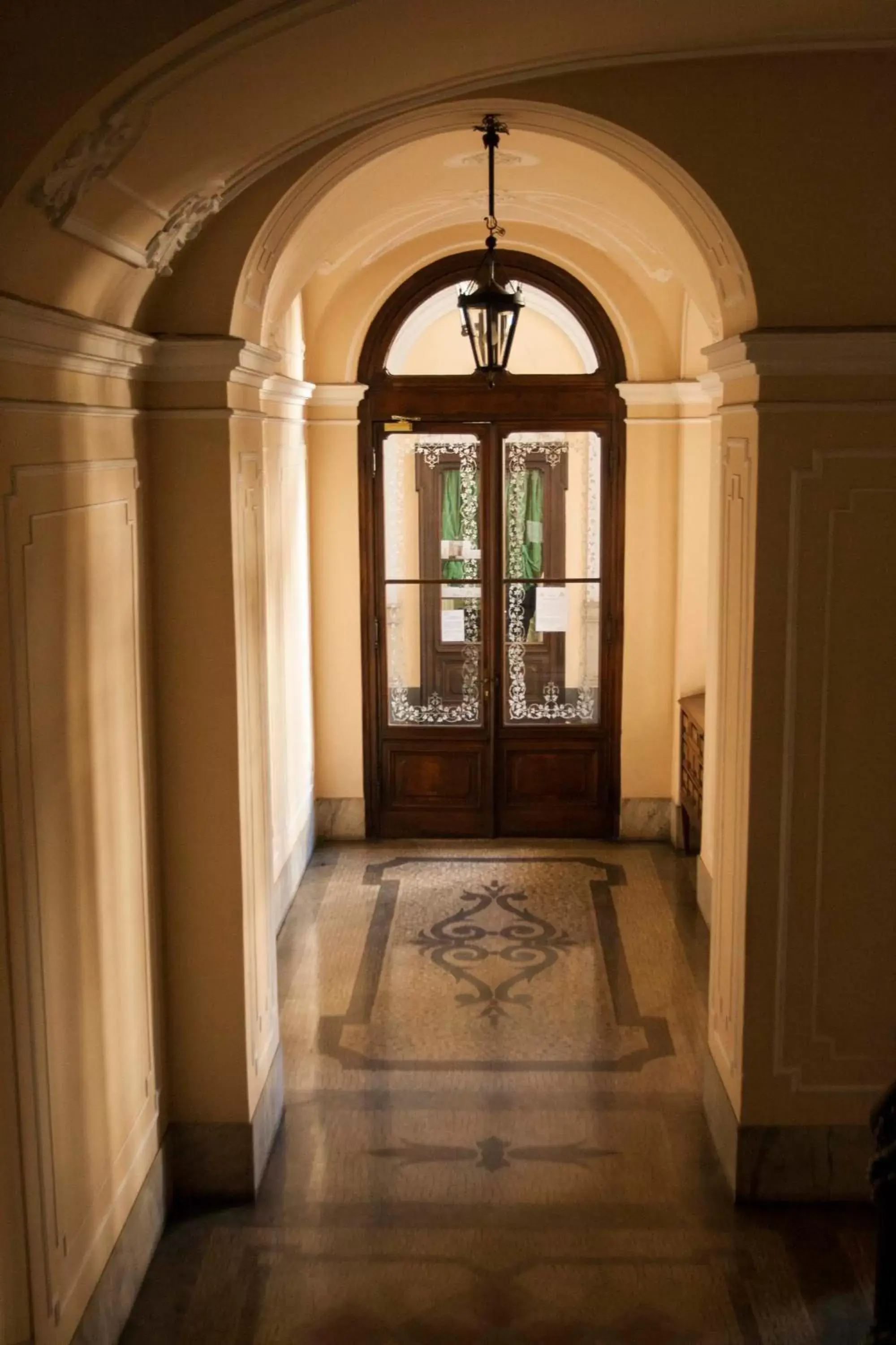 Facade/entrance in Palazzo Bellini