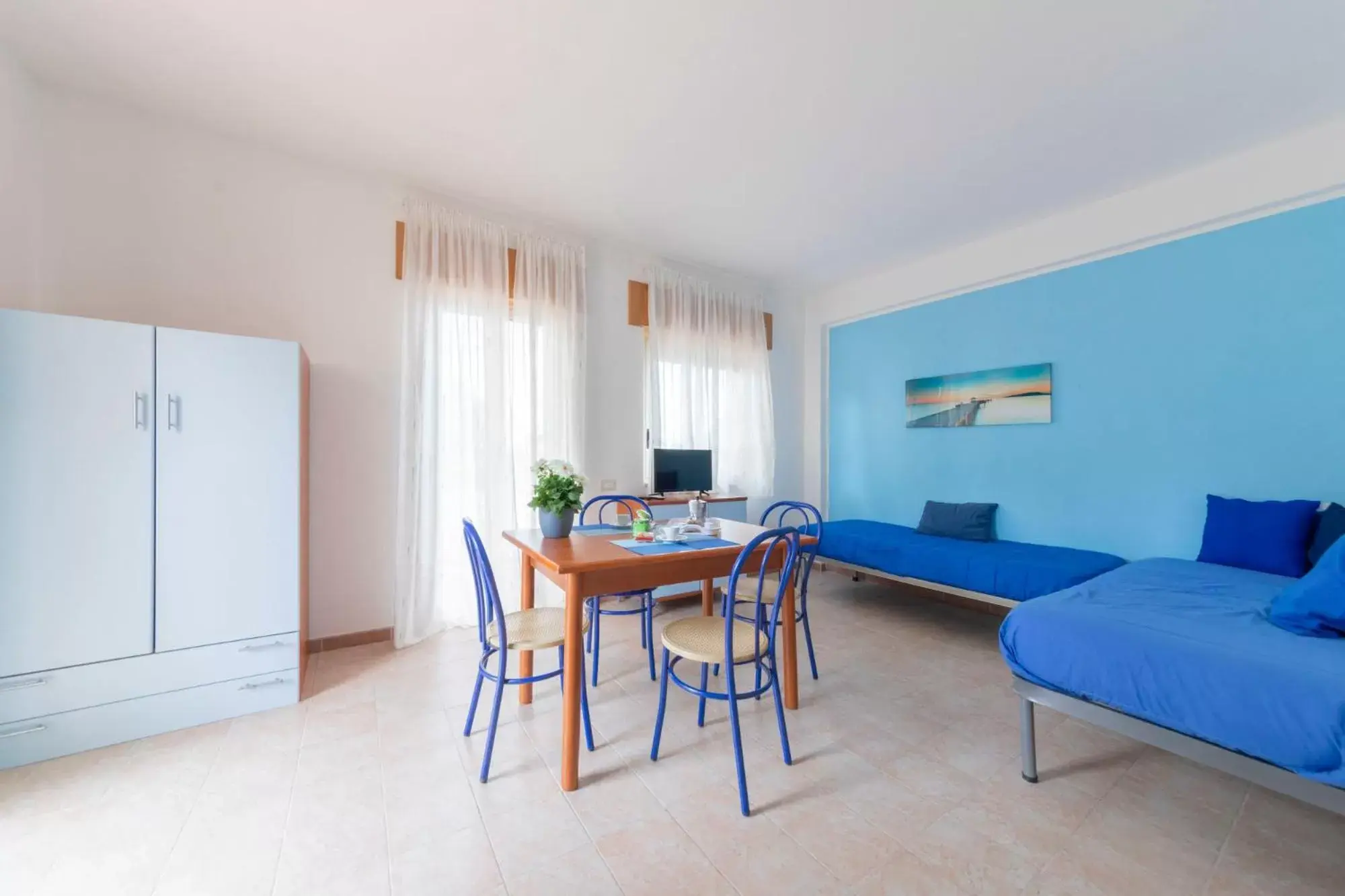 Living room, Dining Area in Residence Cylentos