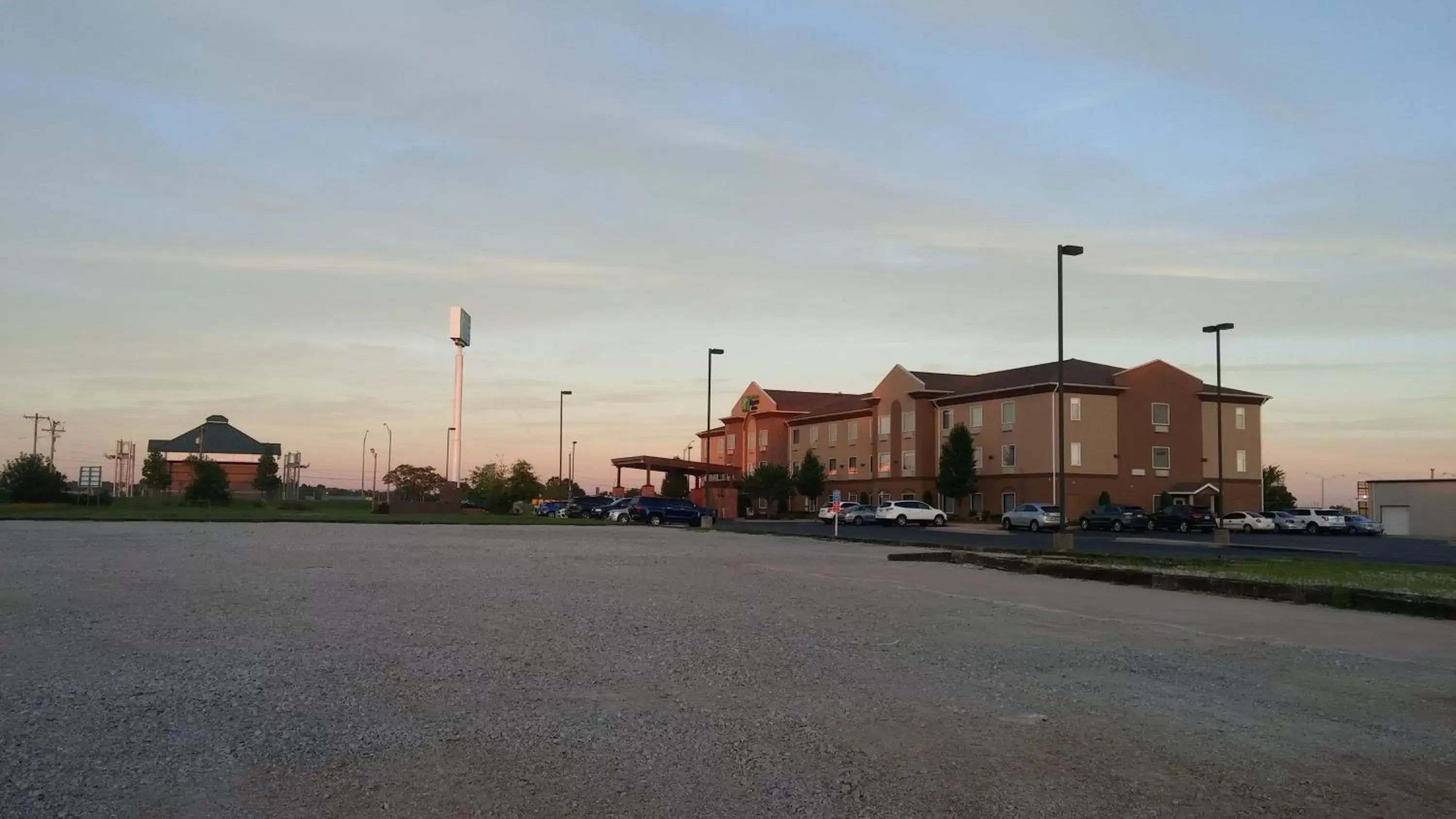 Property building in Route 66 inn & Suites Property building in Route 66 inn & Suites