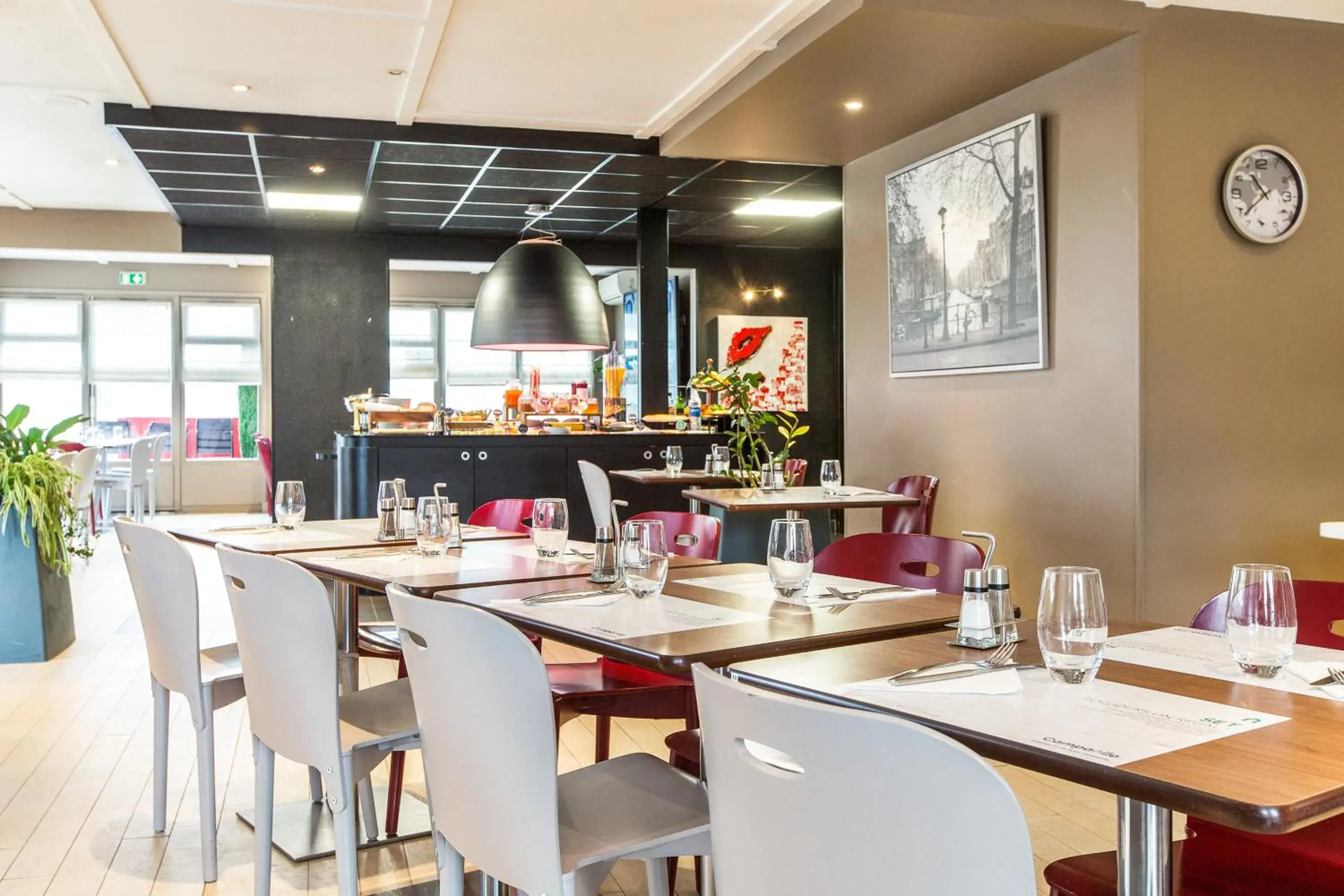 Restaurant/Places to Eat in Campanile Dreux