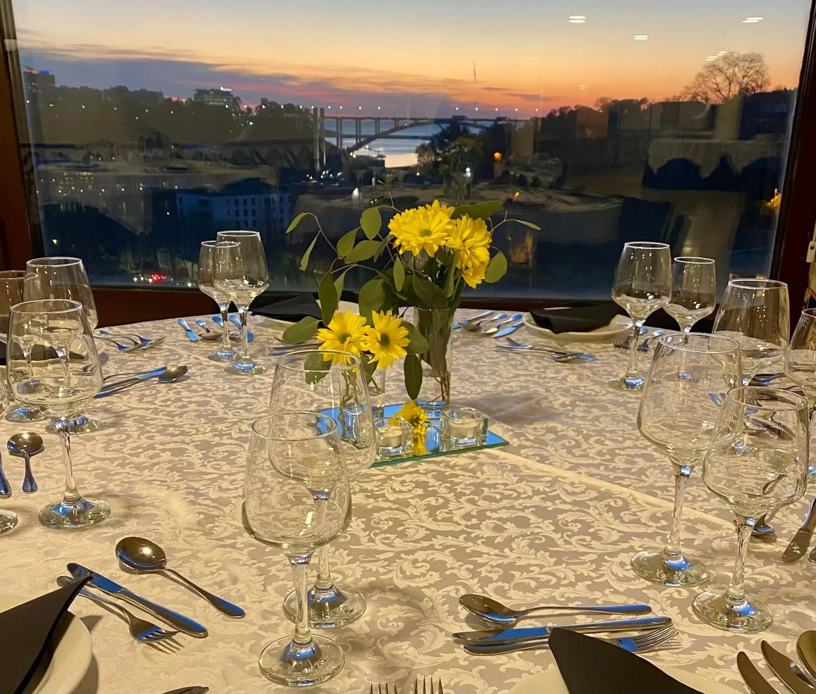 Dining area in Vilar Oporto Hotel