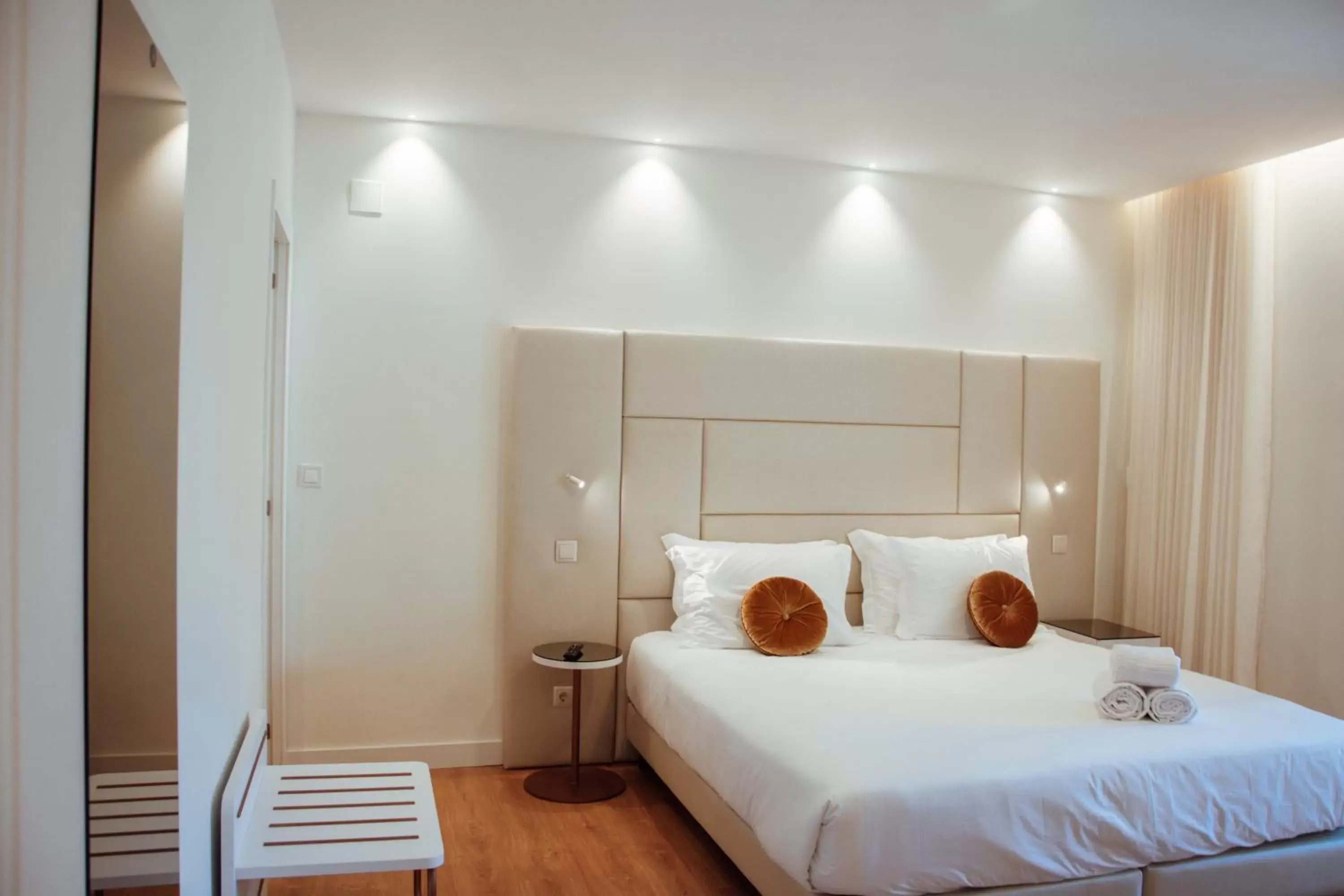 Bedroom, Bed in Le Premier Lisbon Suites