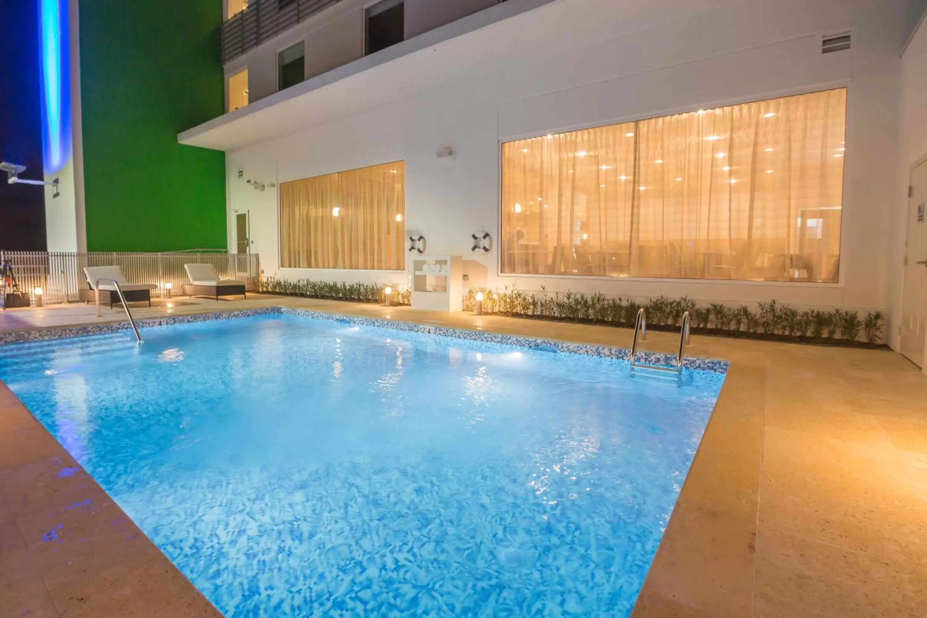 Swimming Pool in Holiday Inn Express Managua, an IHG Hotel