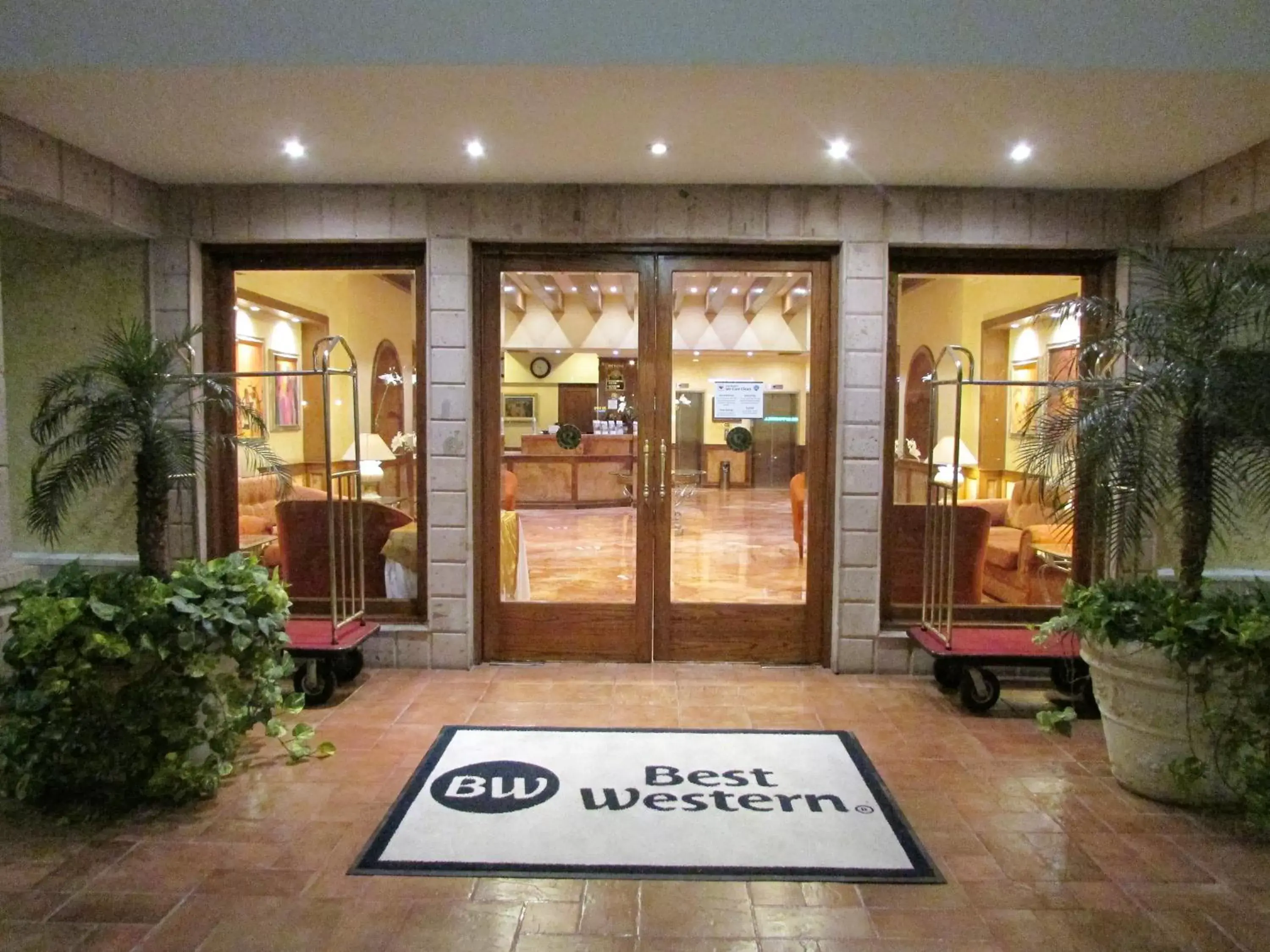 Property building in Best Western Hotel Posada Del Rio Express