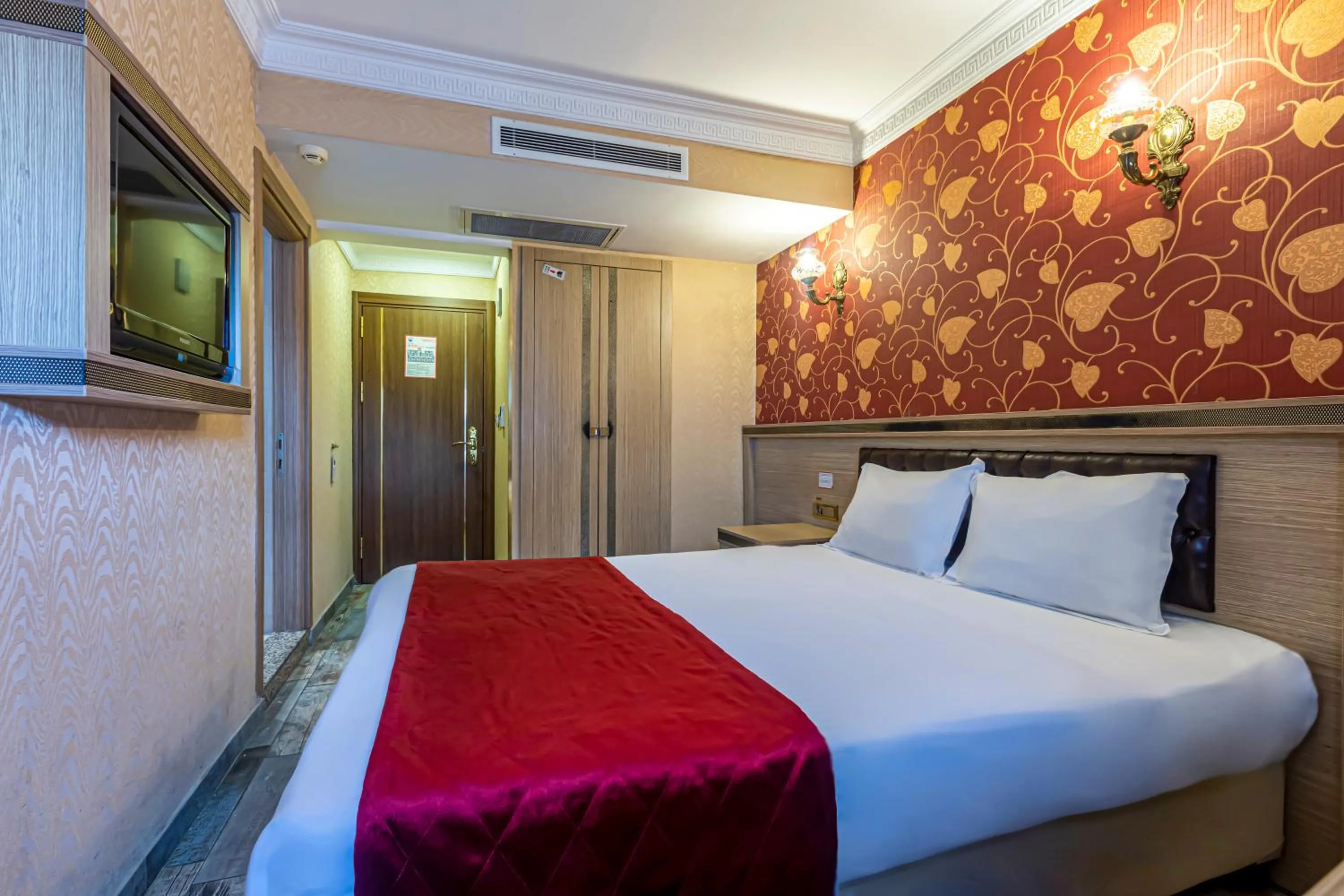 Photo of the whole room, Bed in Marmaray Hotel