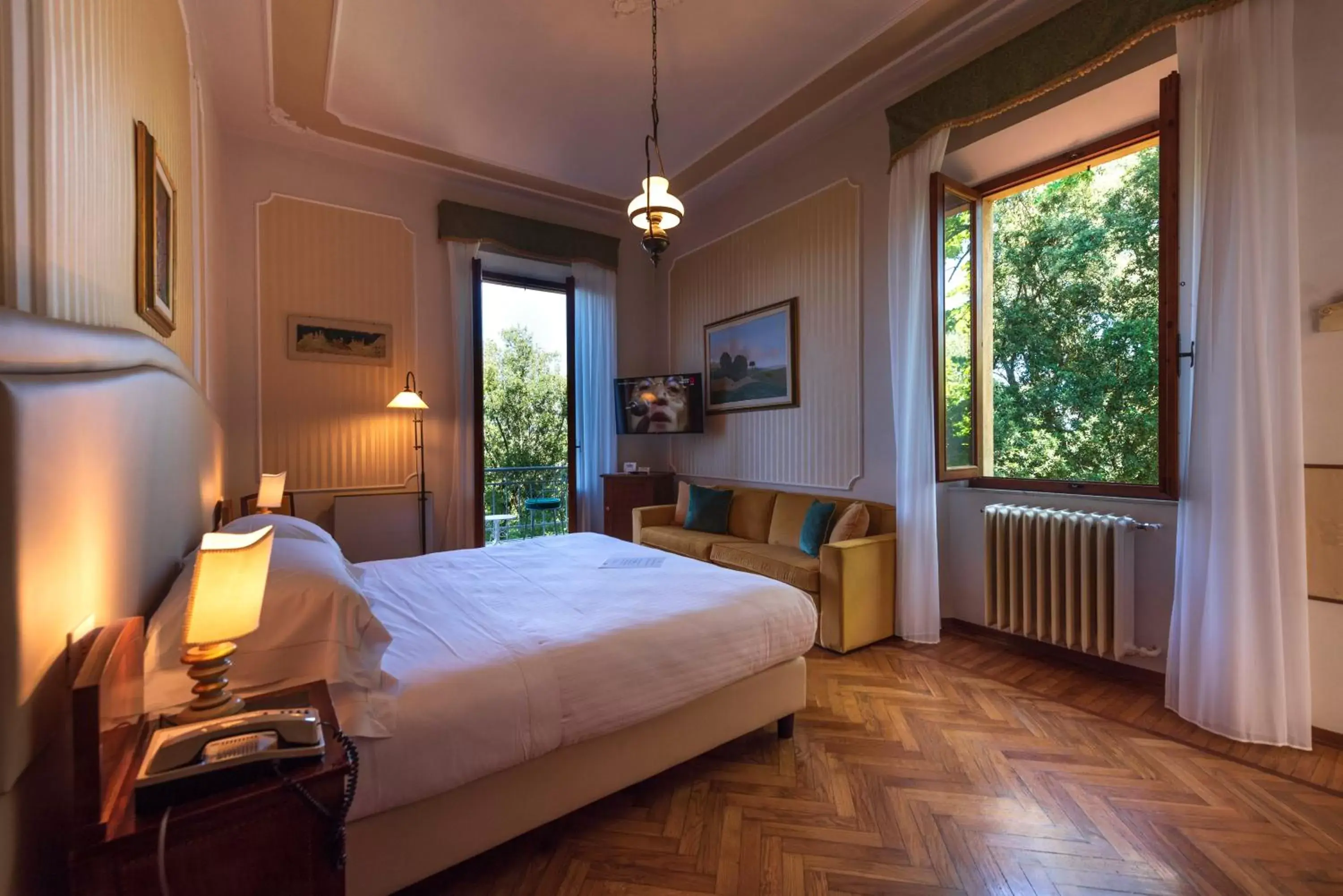 Bedroom, Bed in Villa Scacciapensieri Boutique Hotel