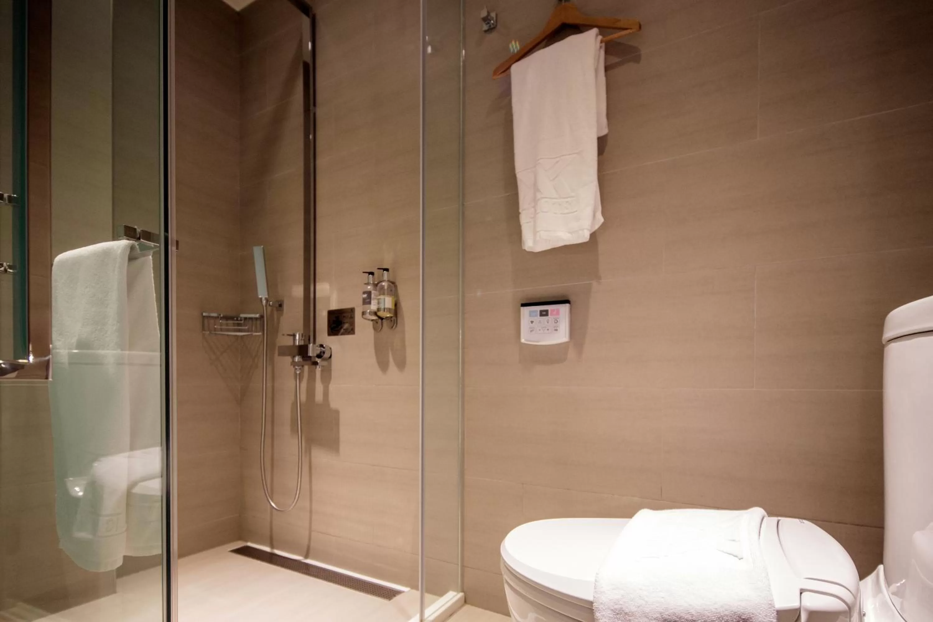 Toilet in Via Hotel Taipei Station