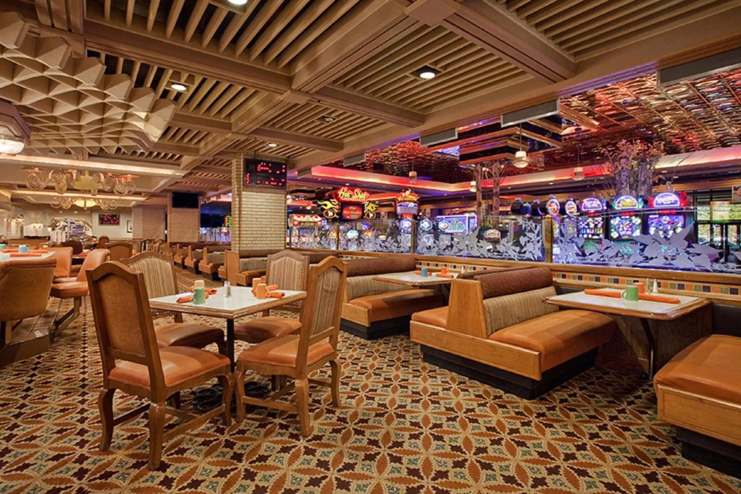 Lounge or bar in Maverick Hotel and Casino by Red Lion Hotels Lounge or bar in Maverick Hotel and Casino by Red Lion Hotels