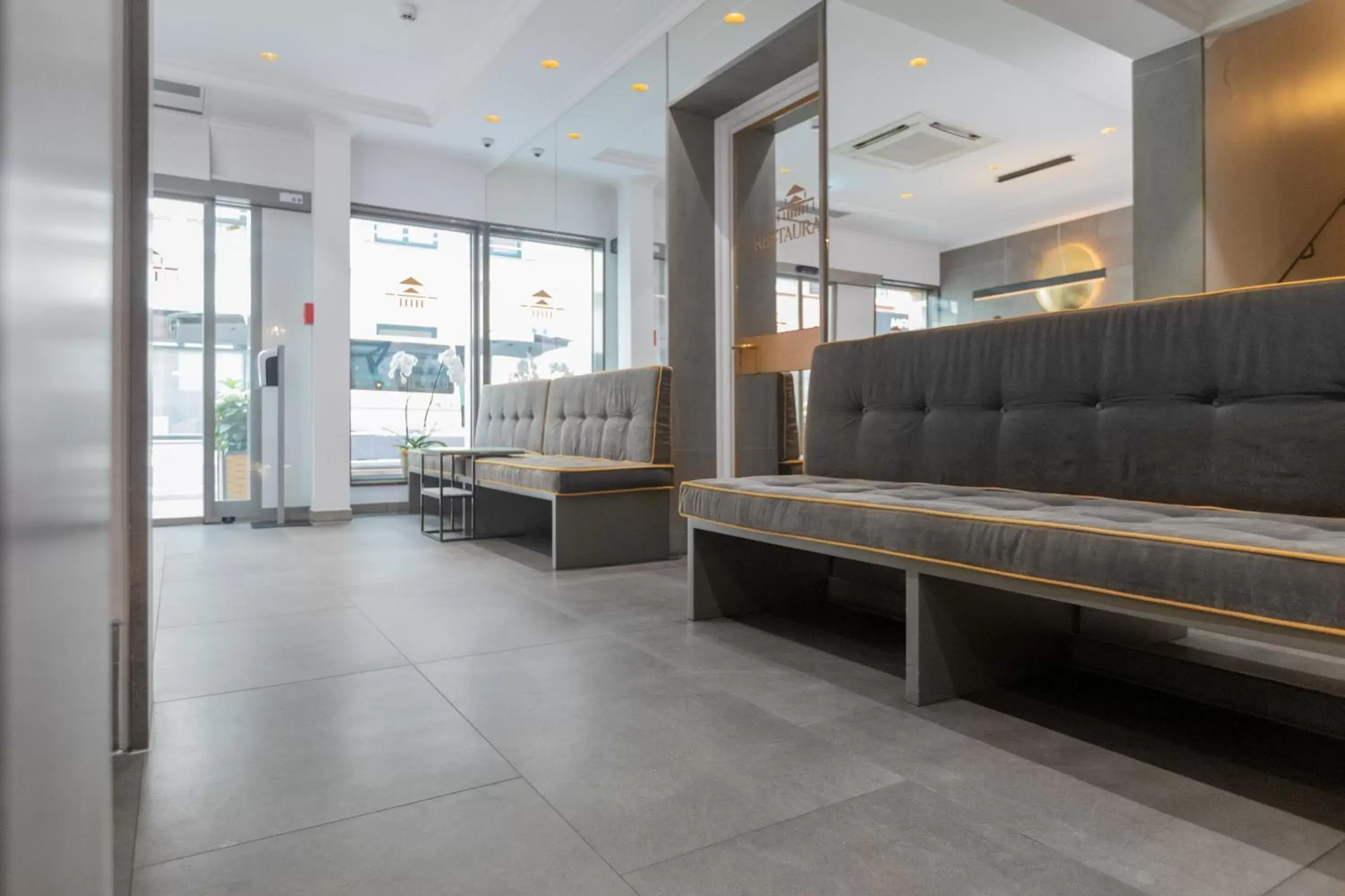 Lobby or reception, Seating Area in Hotel an der Oper