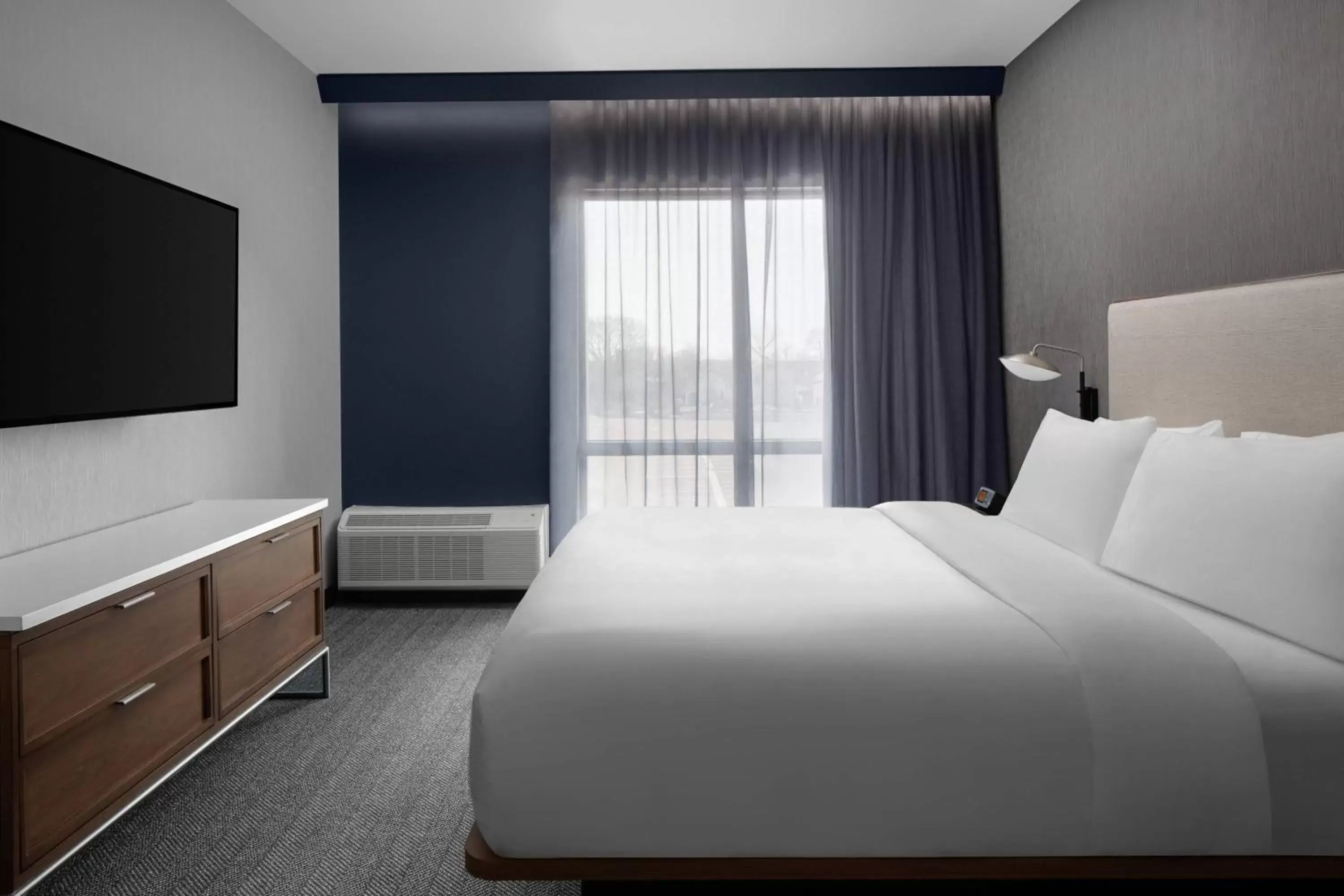 Bedroom, Bed in Courtyard by Marriott Lansing Downtown