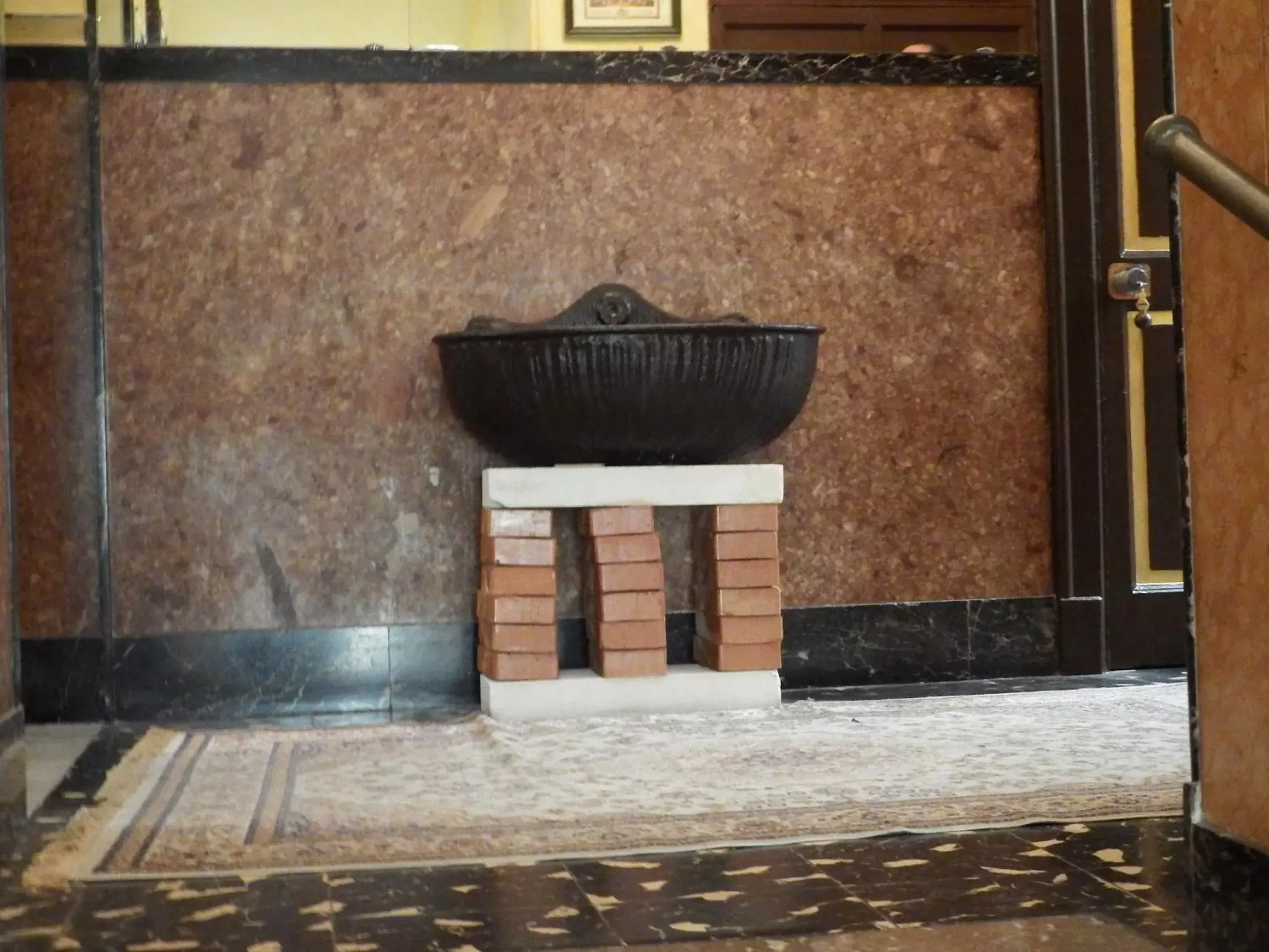 Decorative detail in Hotel Touring