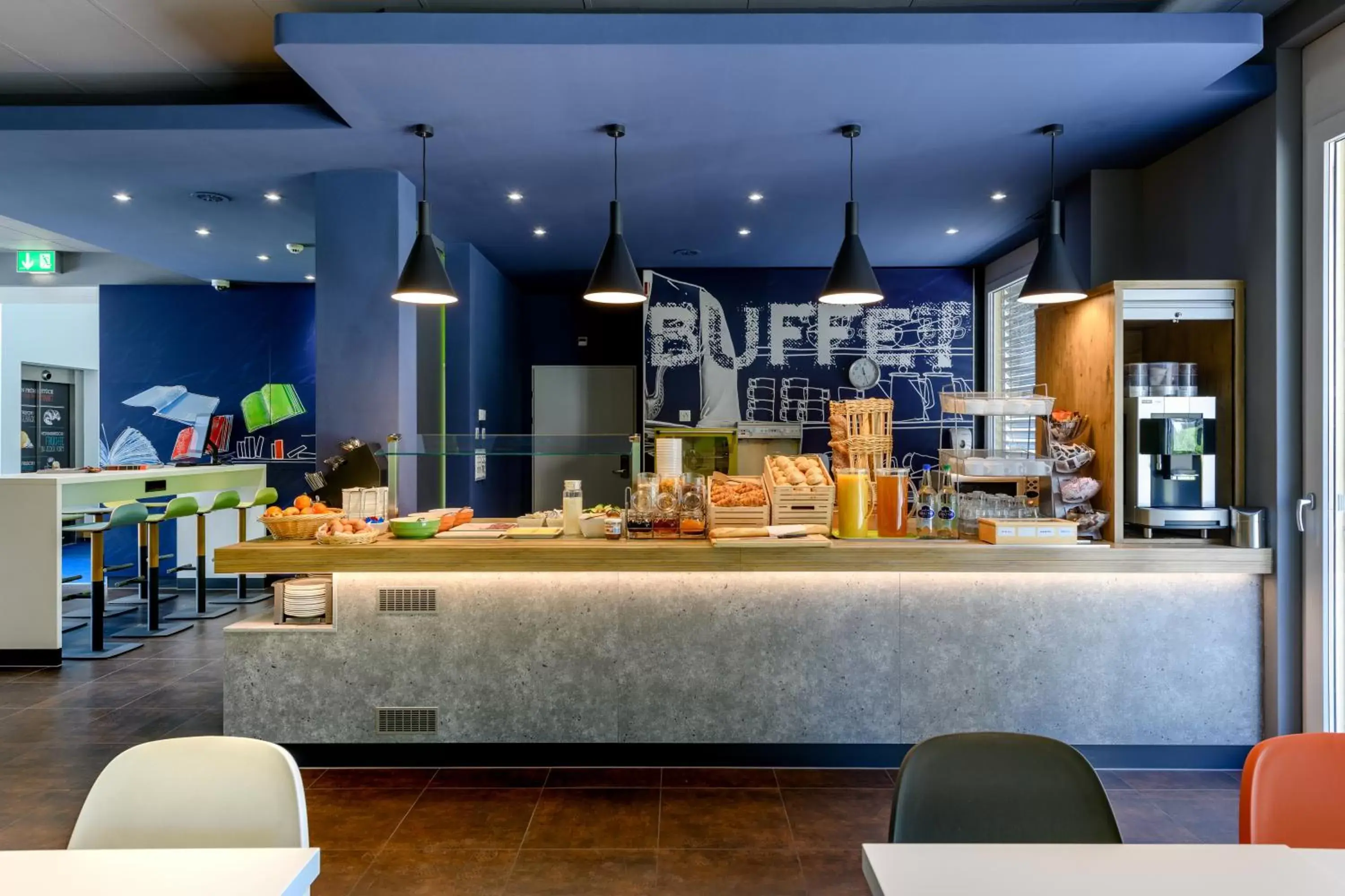 Food and drinks, Restaurant/Places to Eat in ibis budget Winterthur