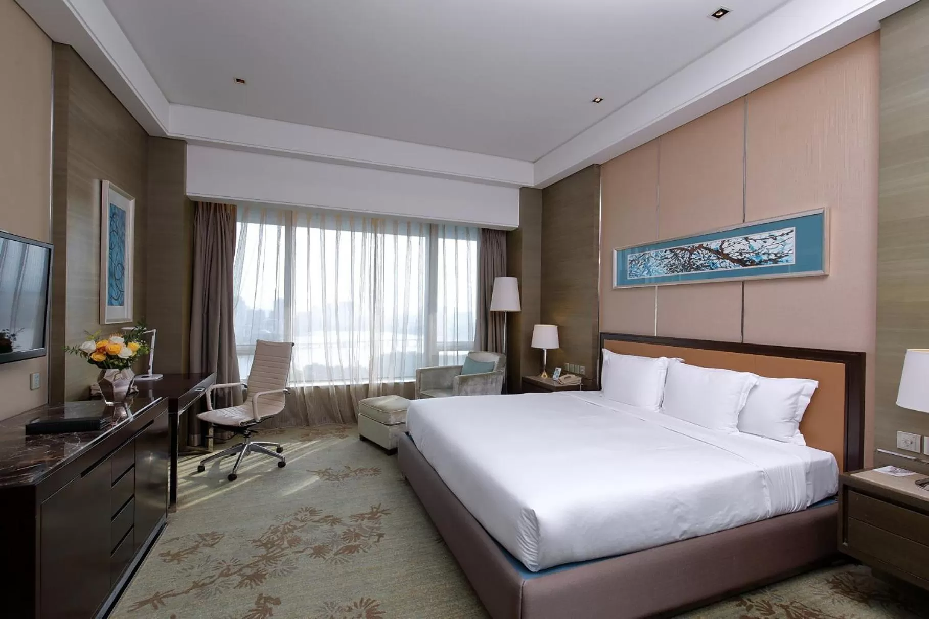 Bedroom, Bed in Crowne Plaza Nanjing Jiangning by IHG