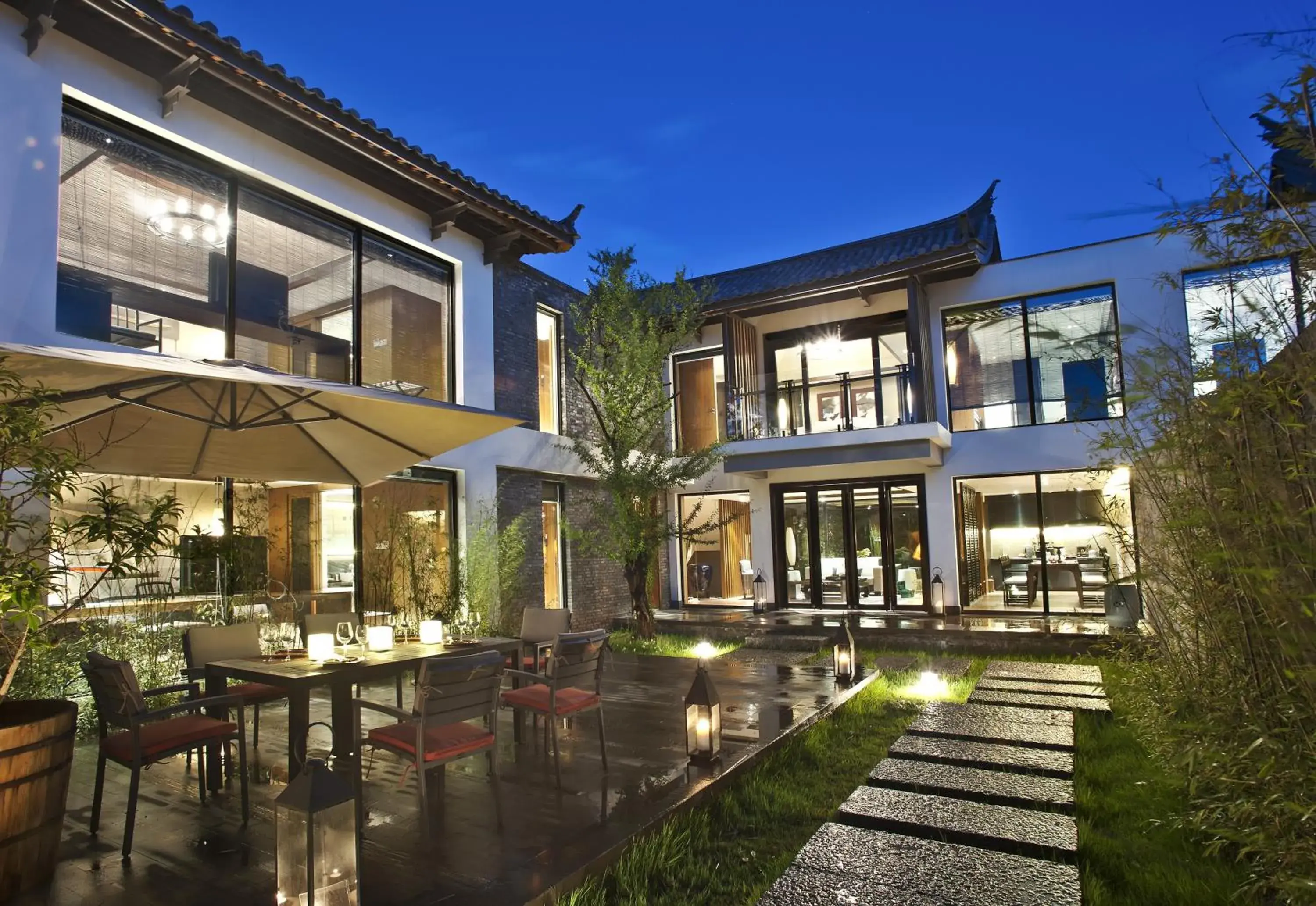 Patio, Property Building in Pullman Lijiang Resort & Spa