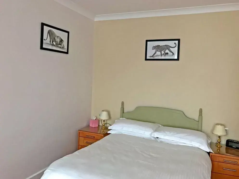 Small Double Room in Merton House