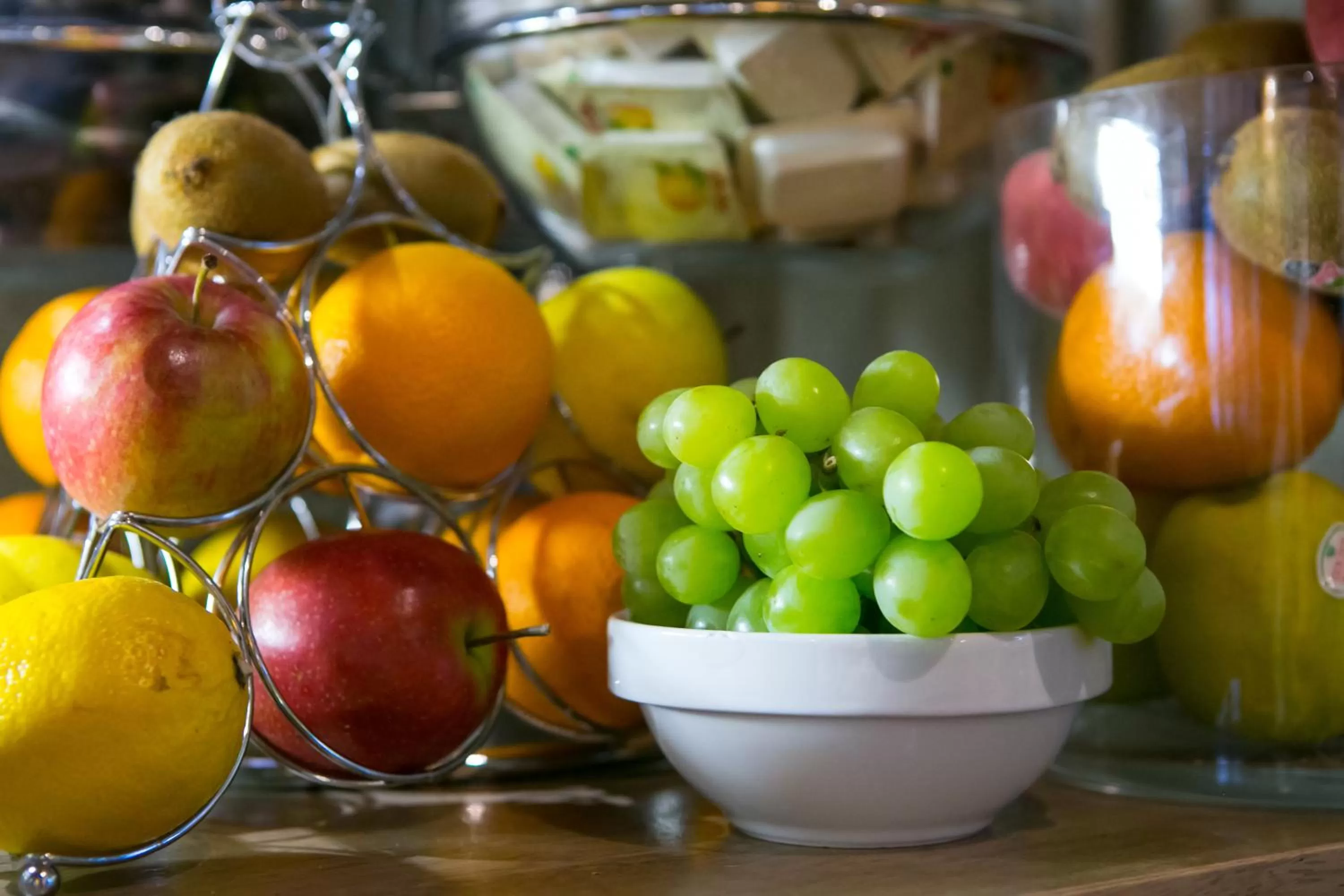 Buffet breakfast in Logis Hôtel Des Acacias Lille Neuville en Ferrain, Restaurant l'Acacias Gourmand
