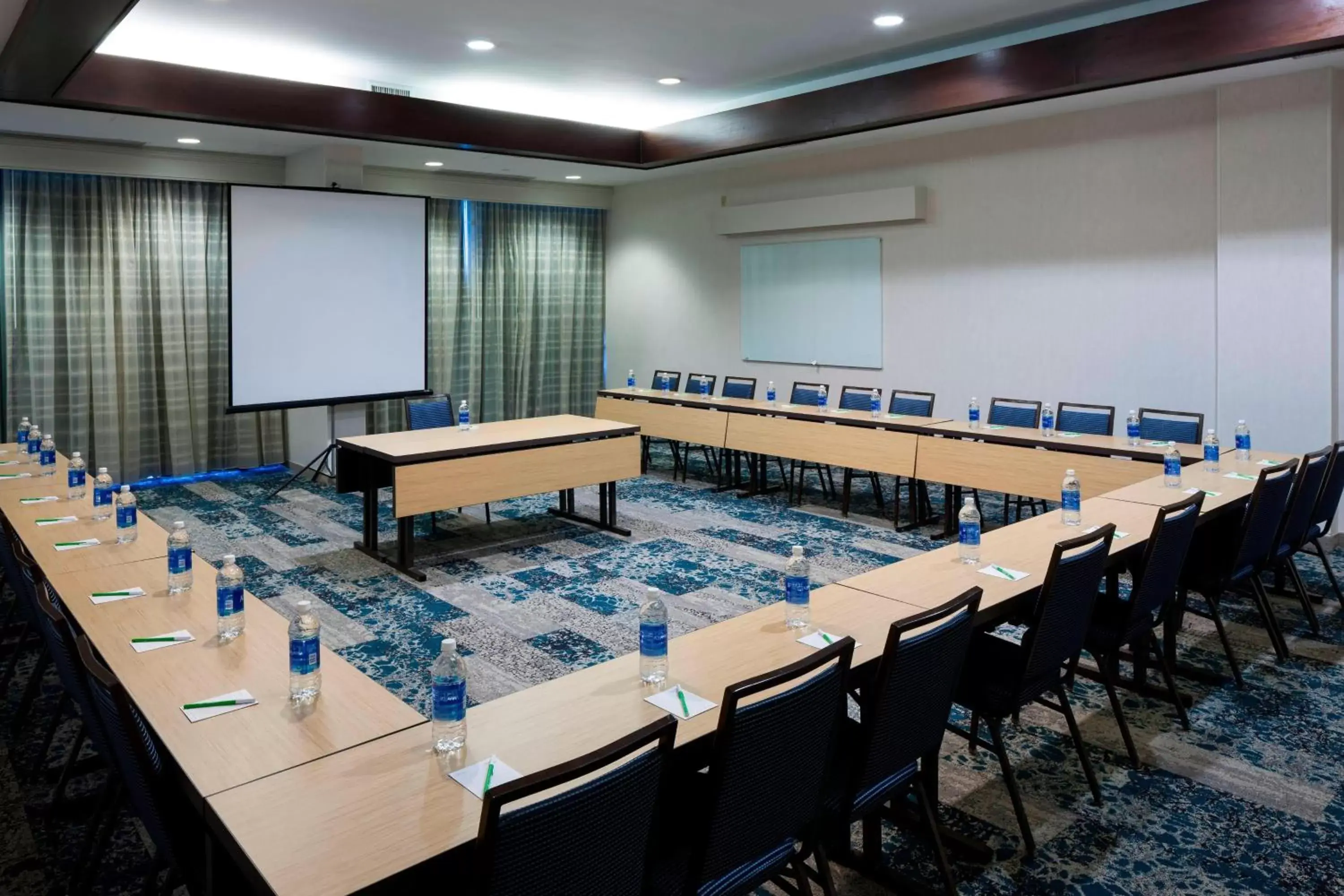 Meeting/conference room in Courtyard Virginia Beach Oceanfront/South