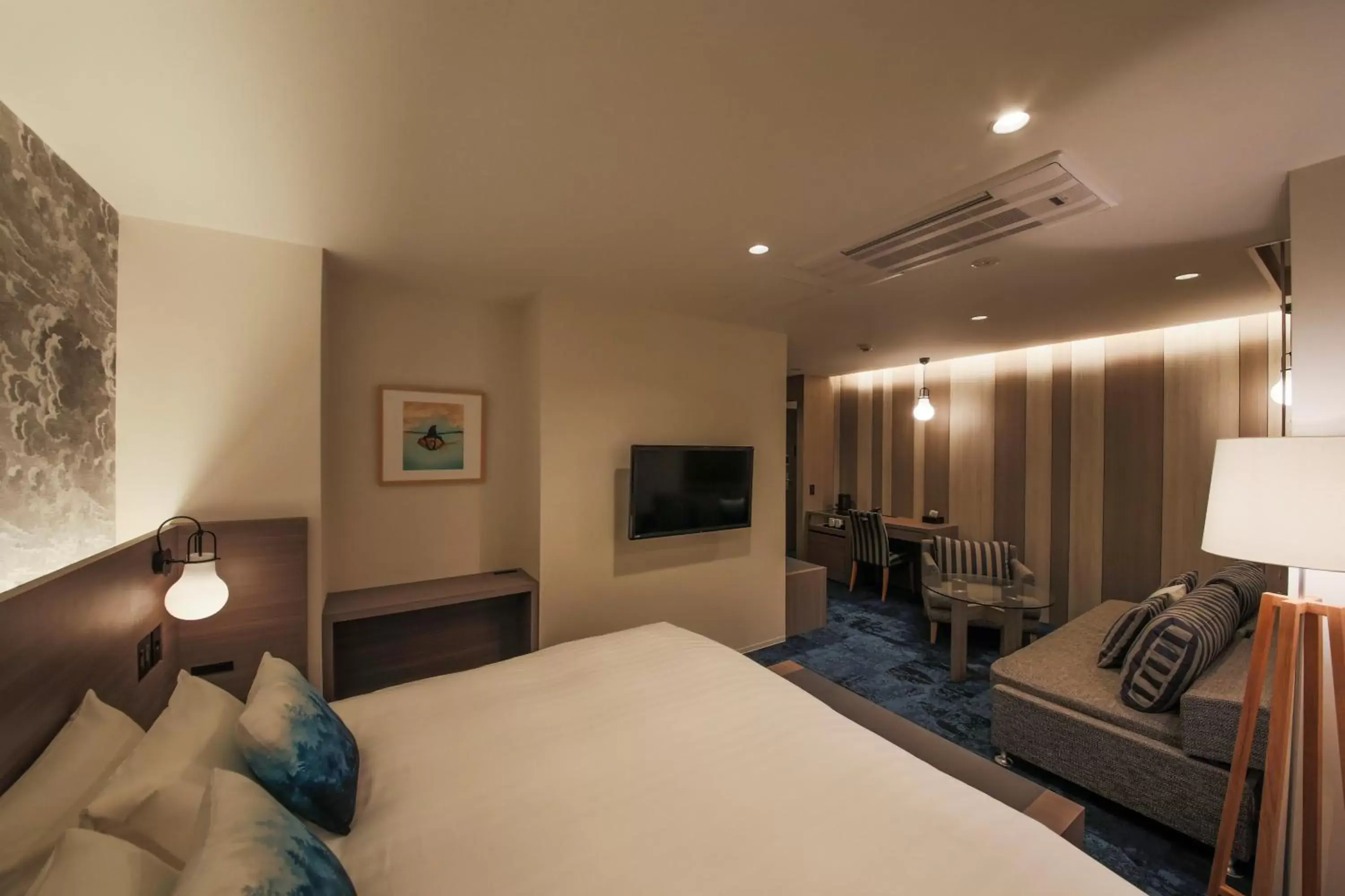 Photo of the whole room in Hotel Code Shinsaibashi