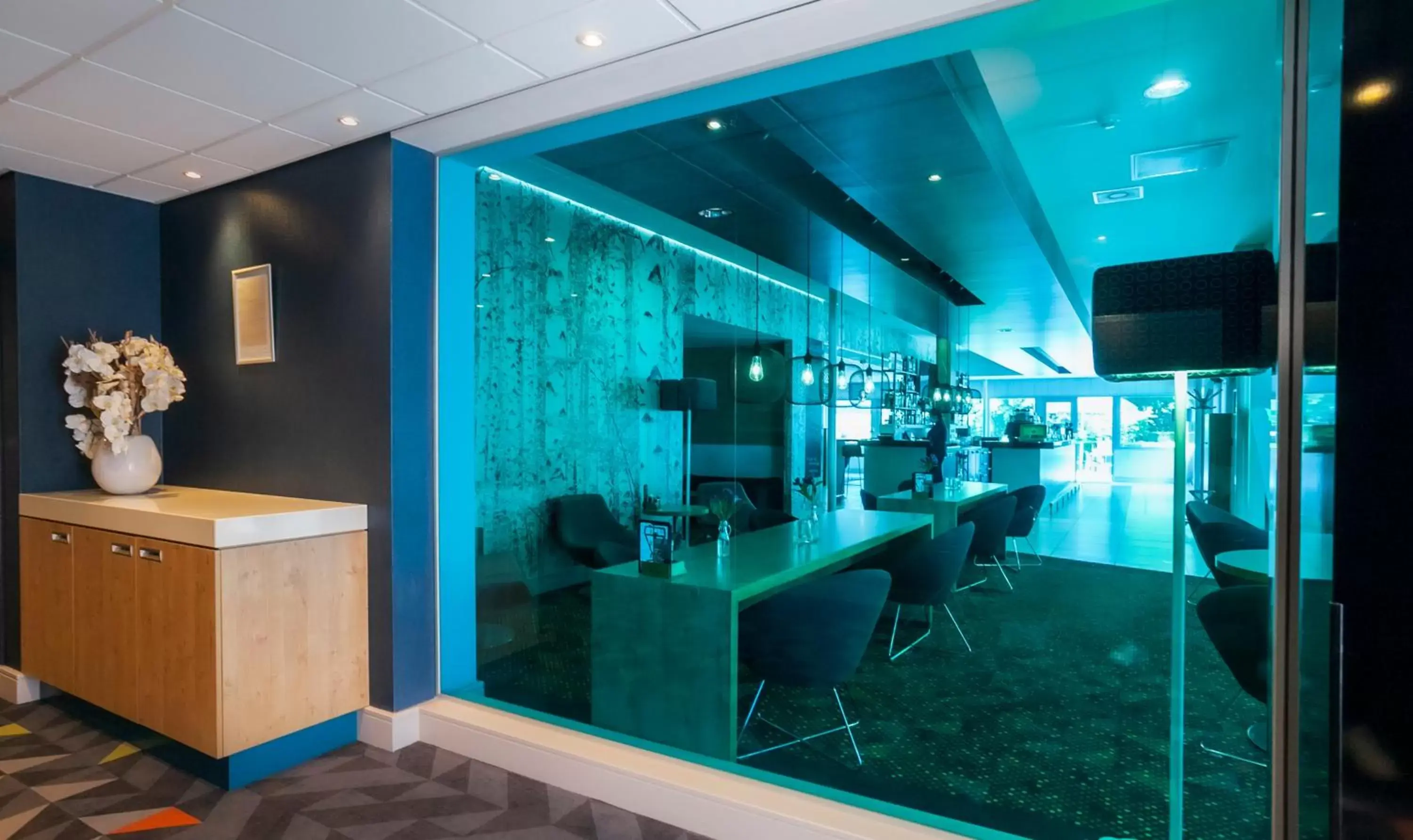 Lobby or reception in Novotel Rotterdam - Schiedam