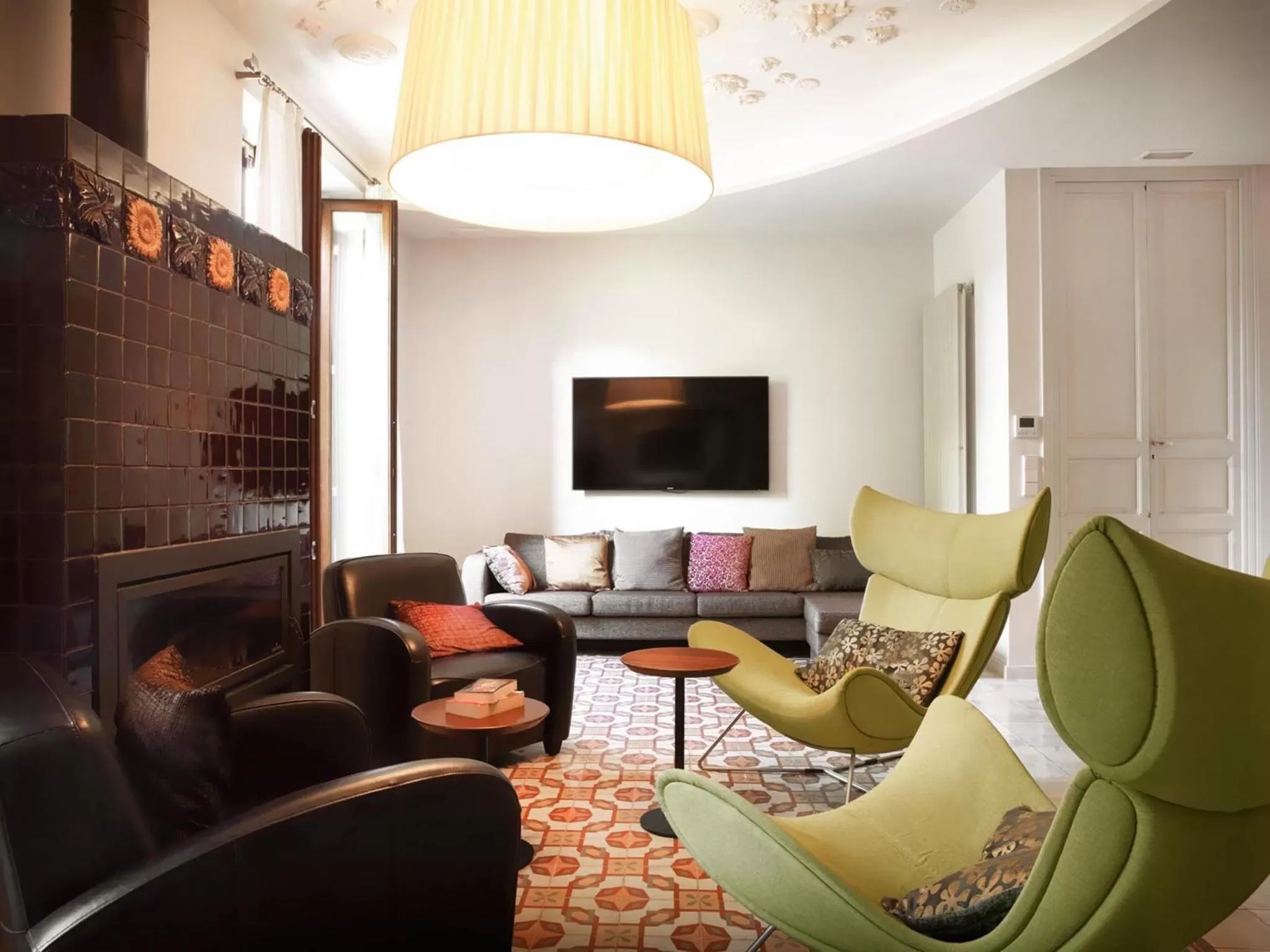 Communal lounge/ TV room in Mont-Sant