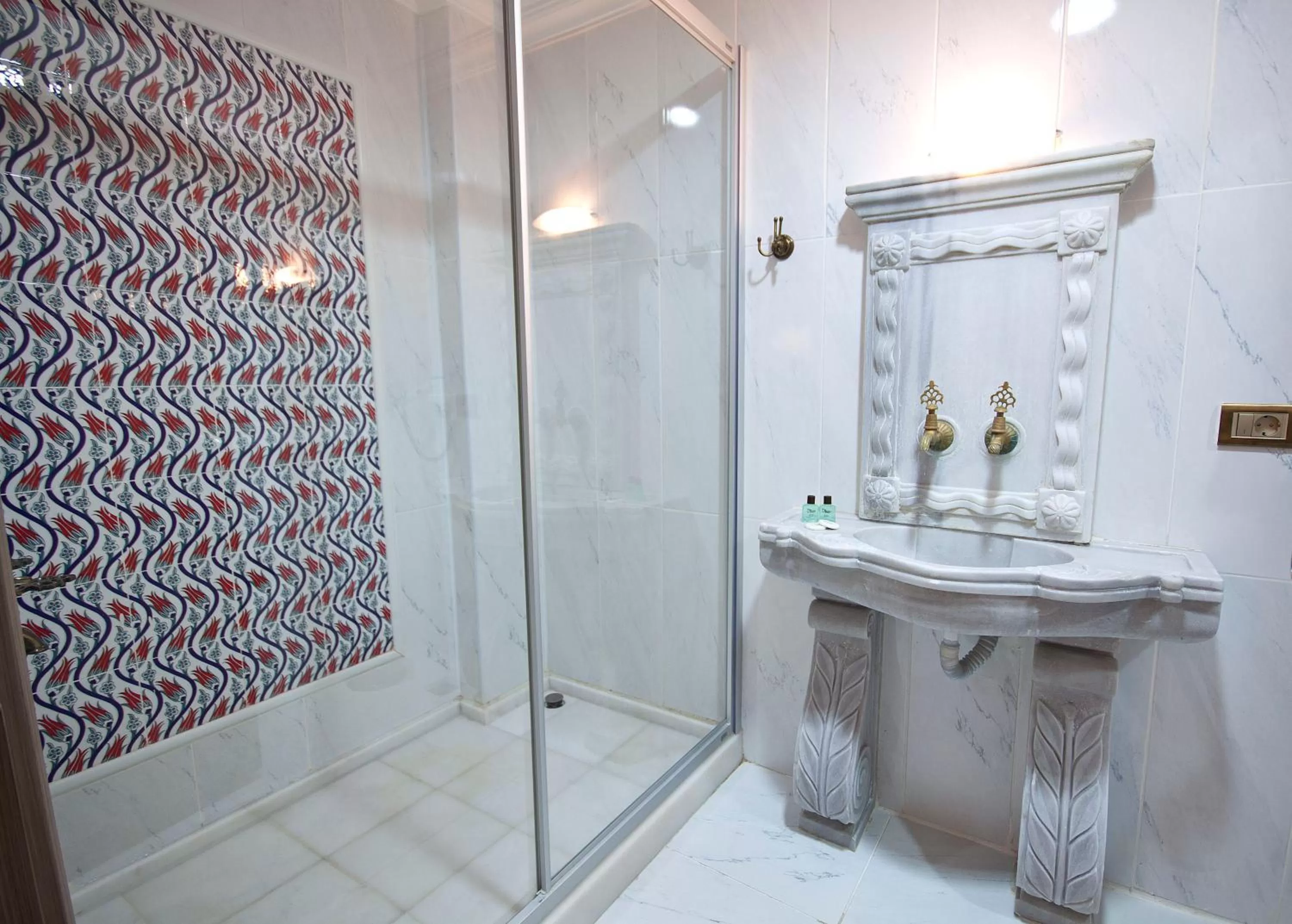 Bathroom in Hotel Evsen