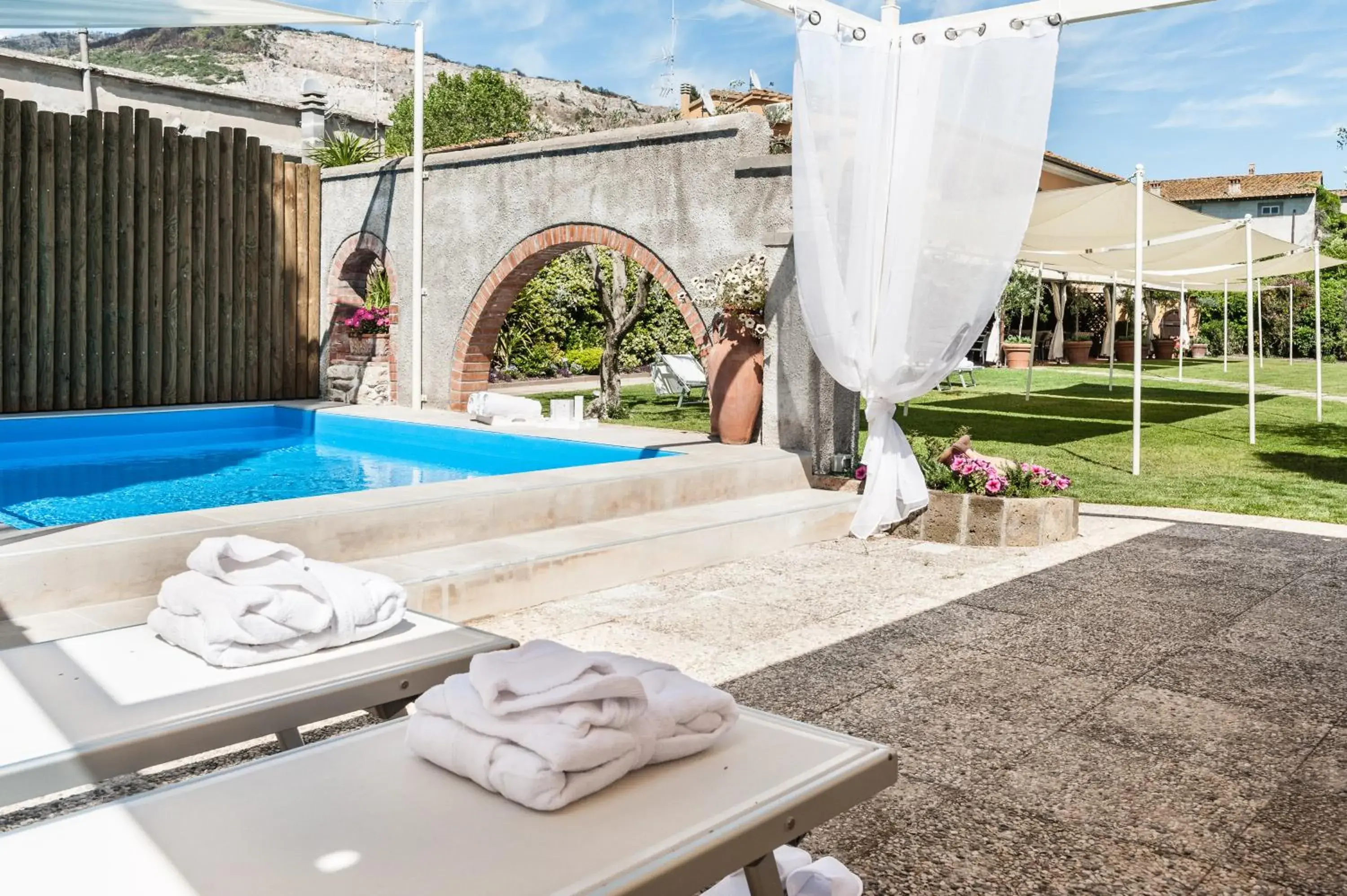 Swimming Pool in Giardino della Pieve Relais