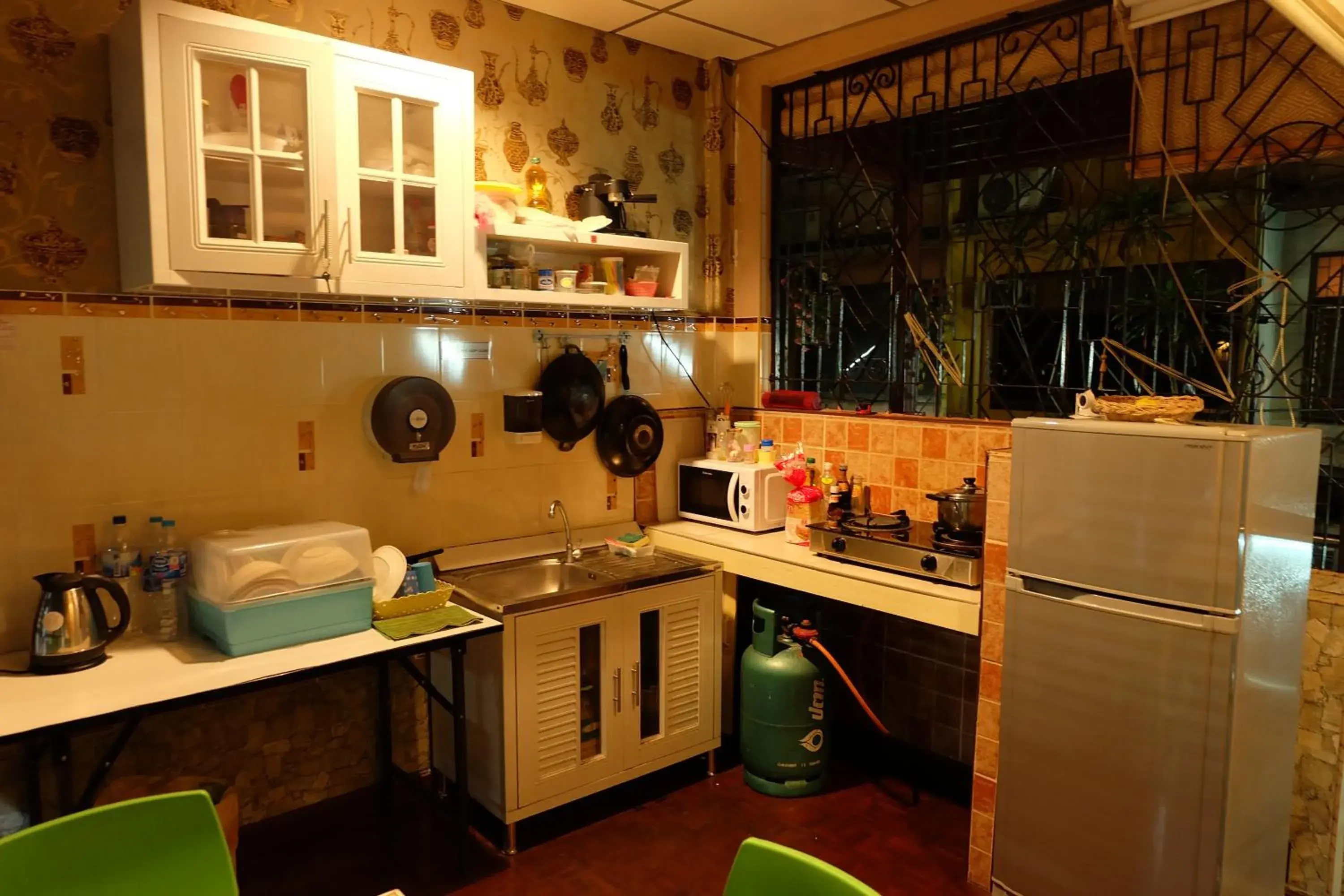 Restaurant/places to eat, Kitchen/Kitchenette in Decor Do Hostel
