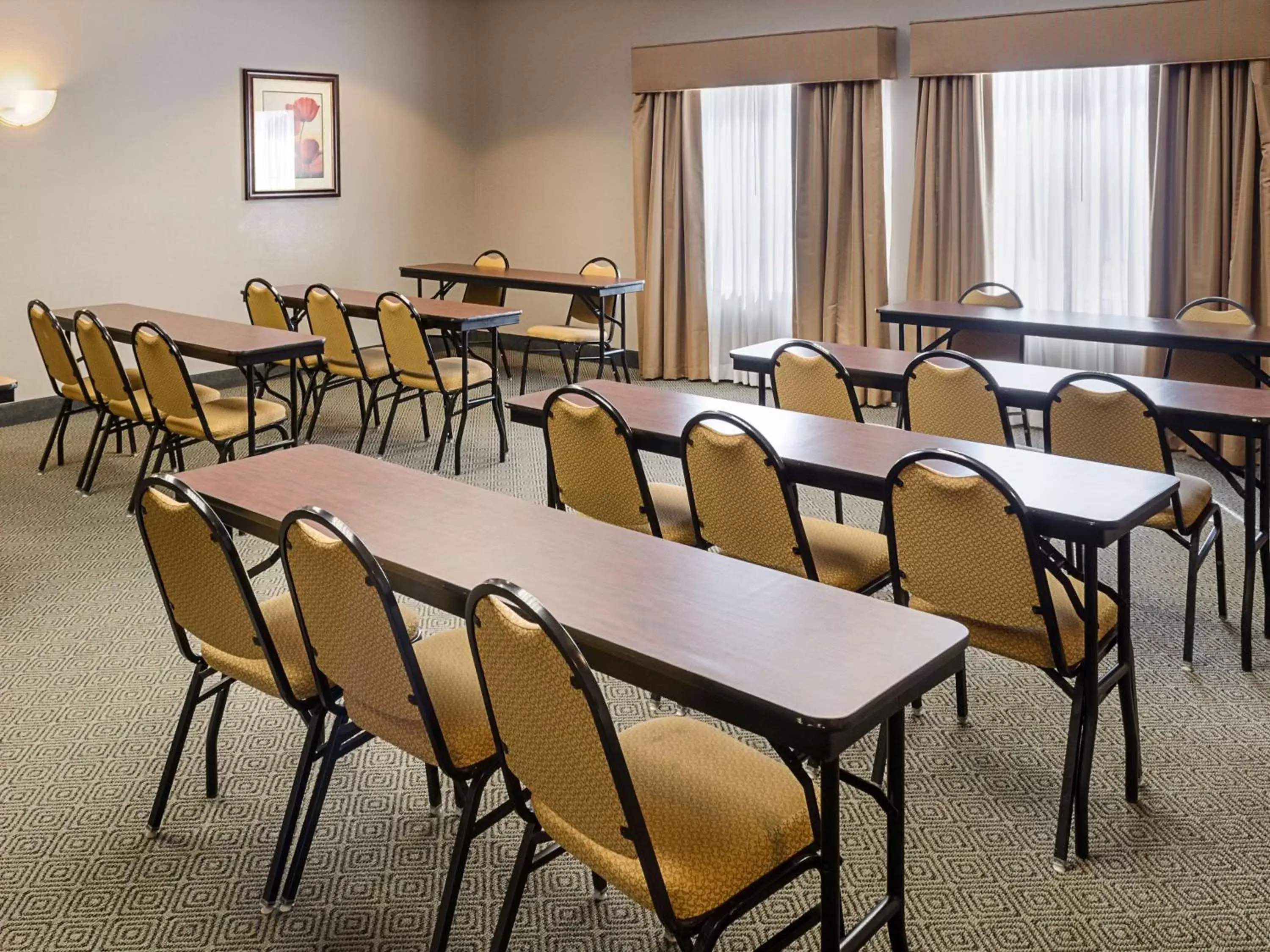 Meeting/conference room, Restaurant/Places to Eat in La Quinta by Wyndham Biloxi