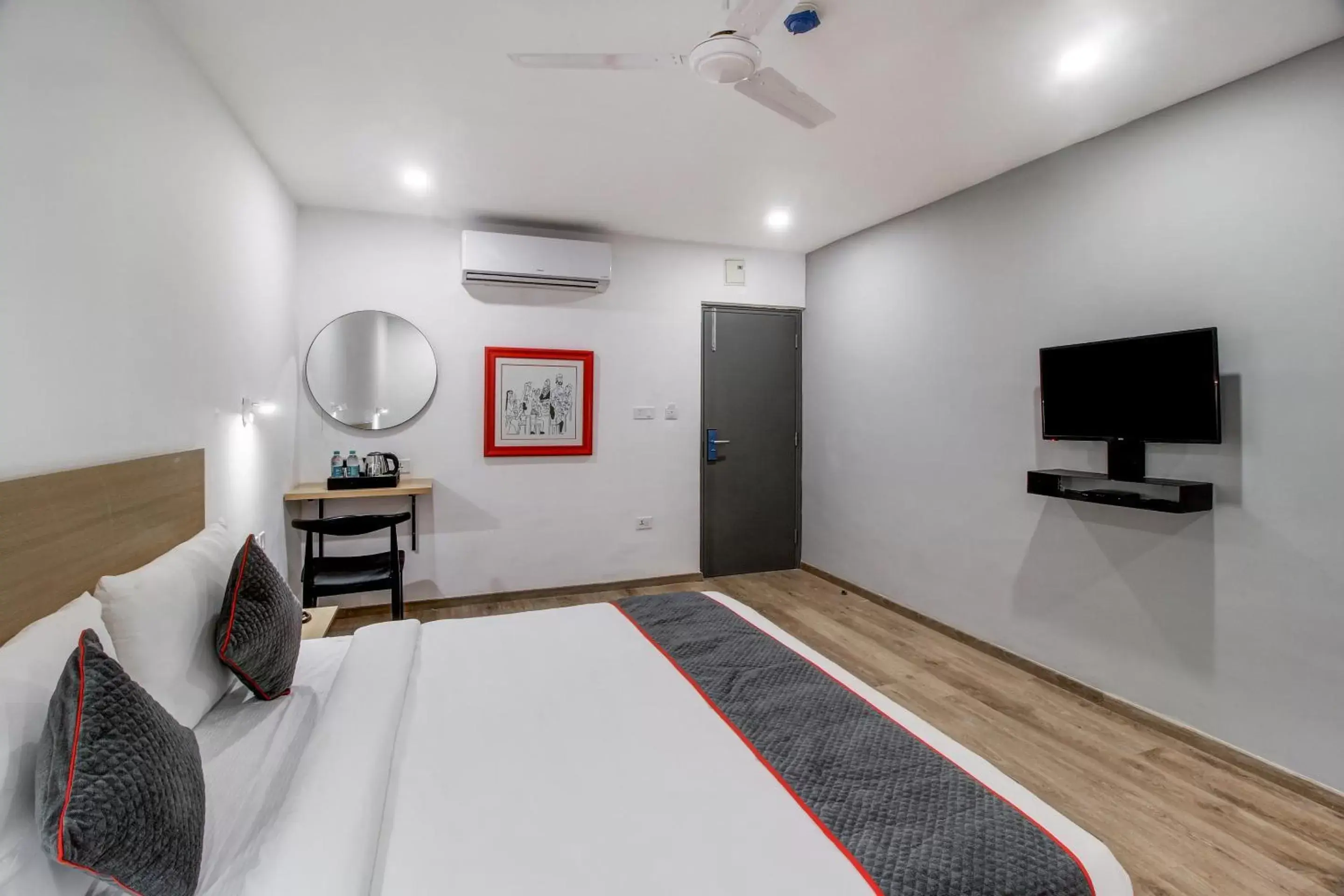 Bedroom, TV/Entertainment Center in Townhouse RCC Majestic 397 LB Nagar