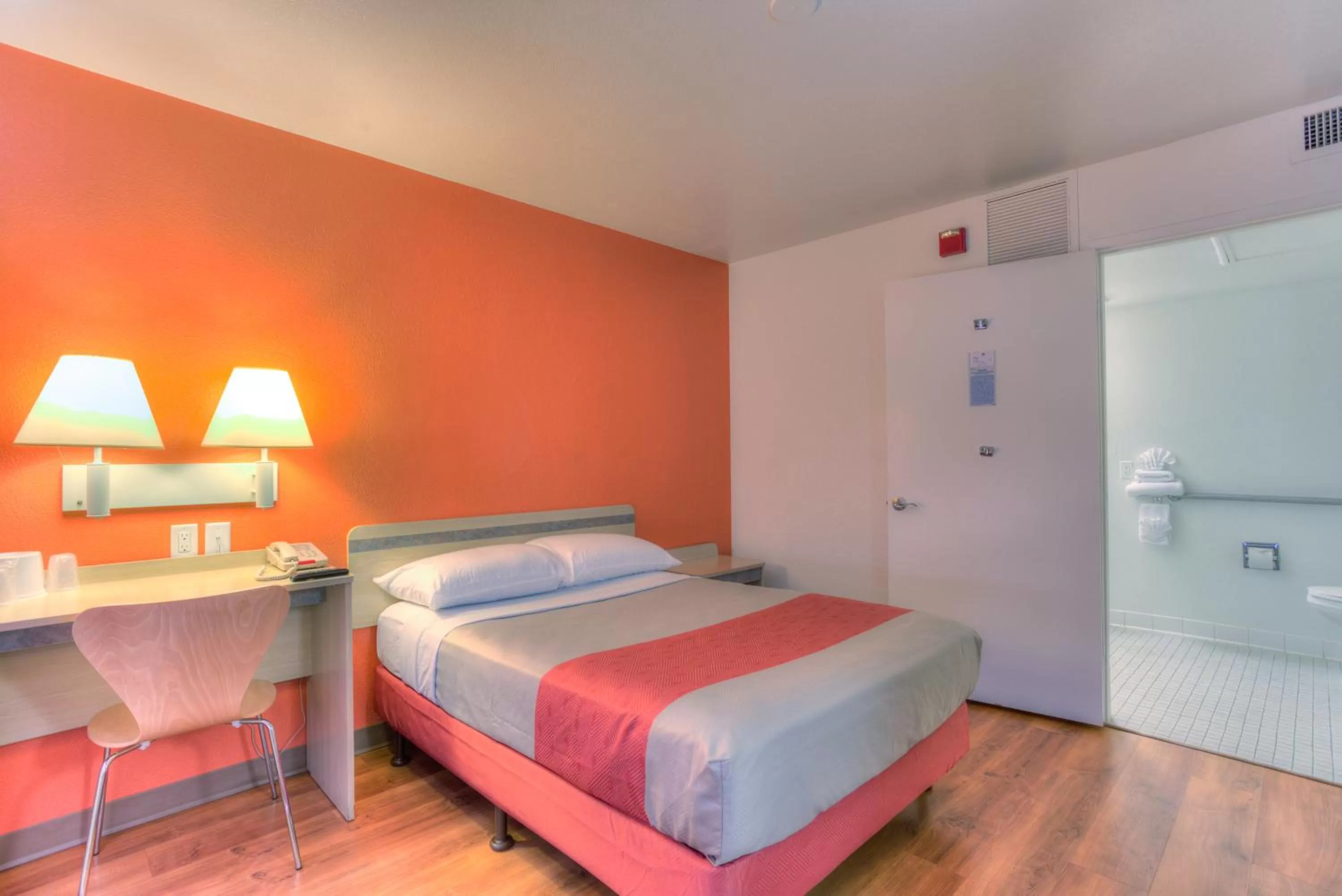 Bed in Motel 6-Troutdale, OR - Portland East