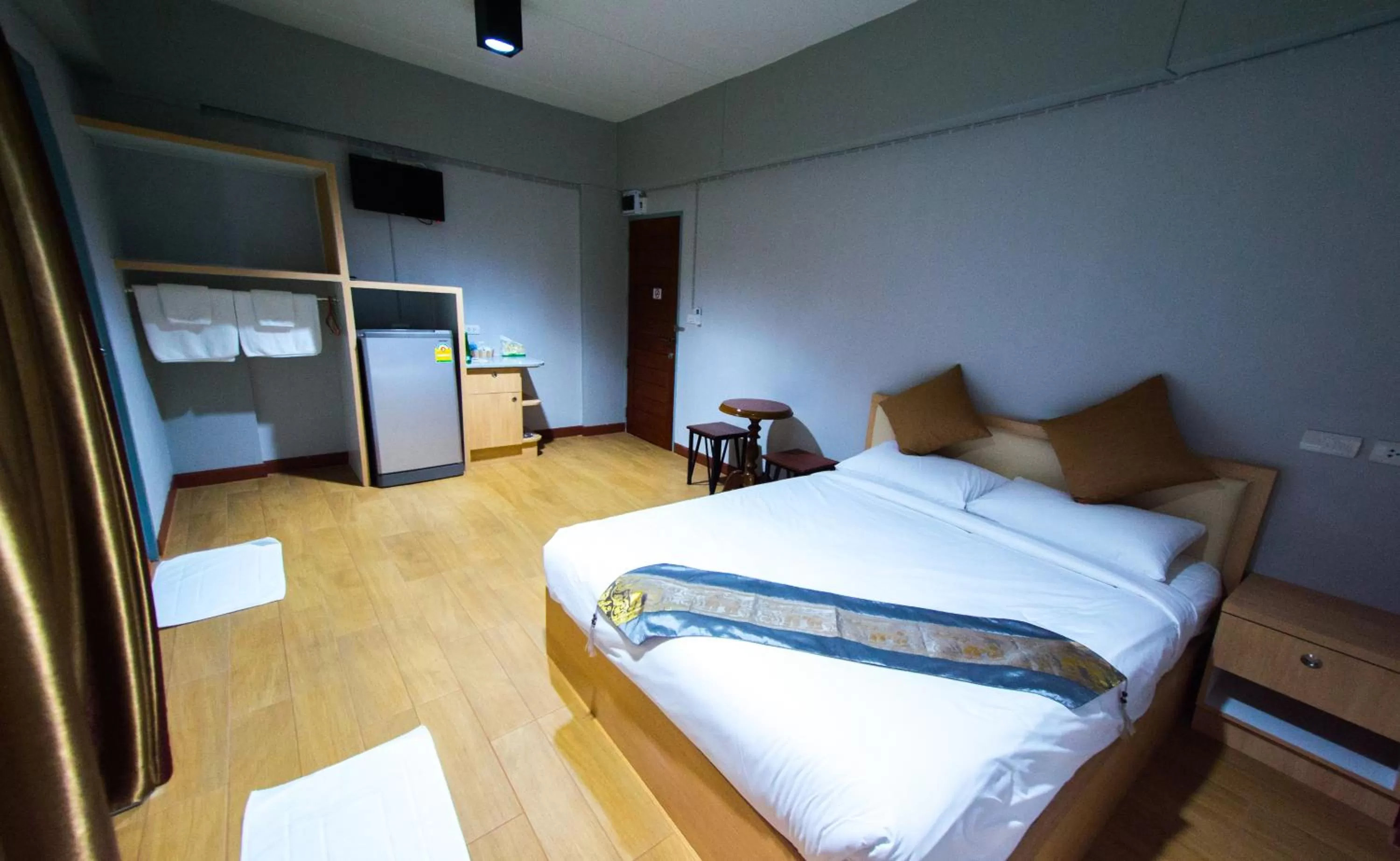 Bed in Na Siri Lake View