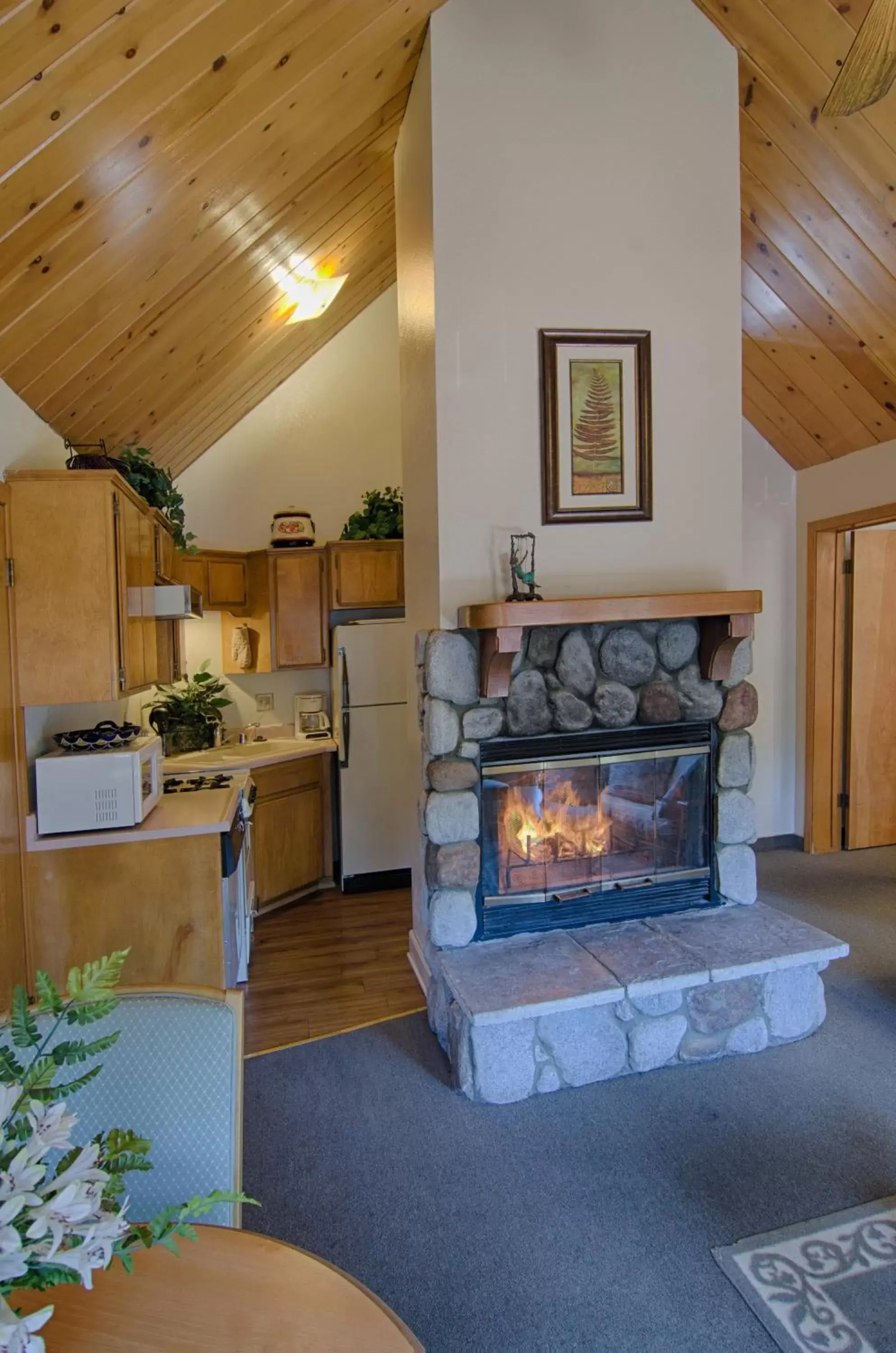 Coffee/tea facilities, Seating Area in The North Shore Inn