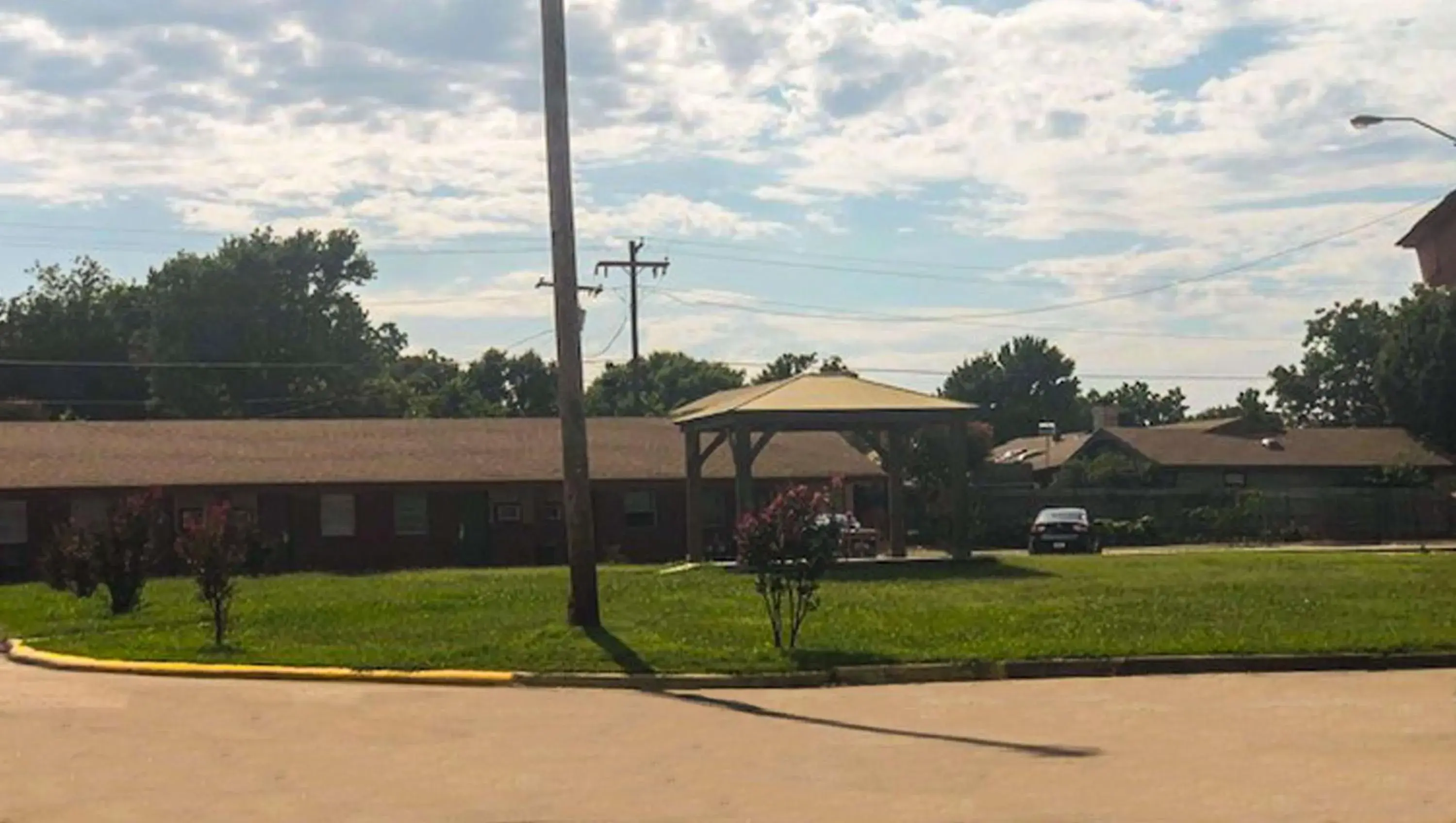 Property building in Budget Inn Ardmore OK Property building in Budget Inn Ardmore OK
