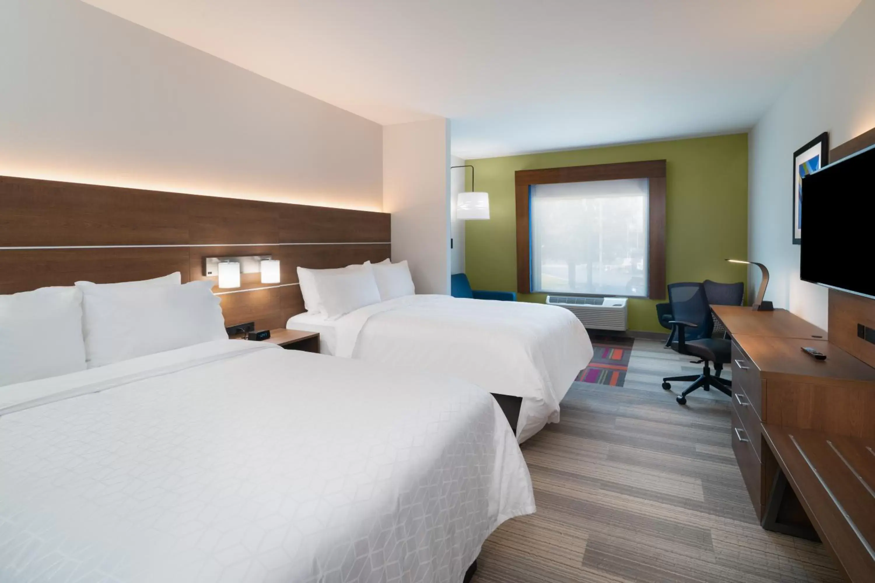 Bed in Holiday Inn Express & Suites - St Peters, an IHG Hotel