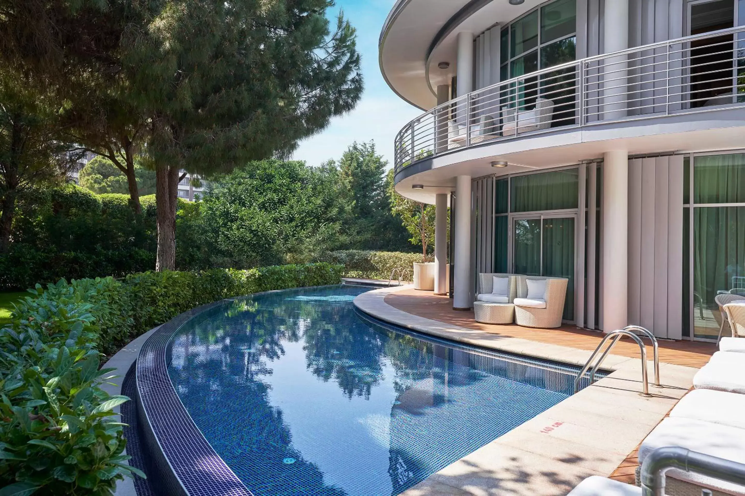 Swimming Pool in Calista Luxury Resort