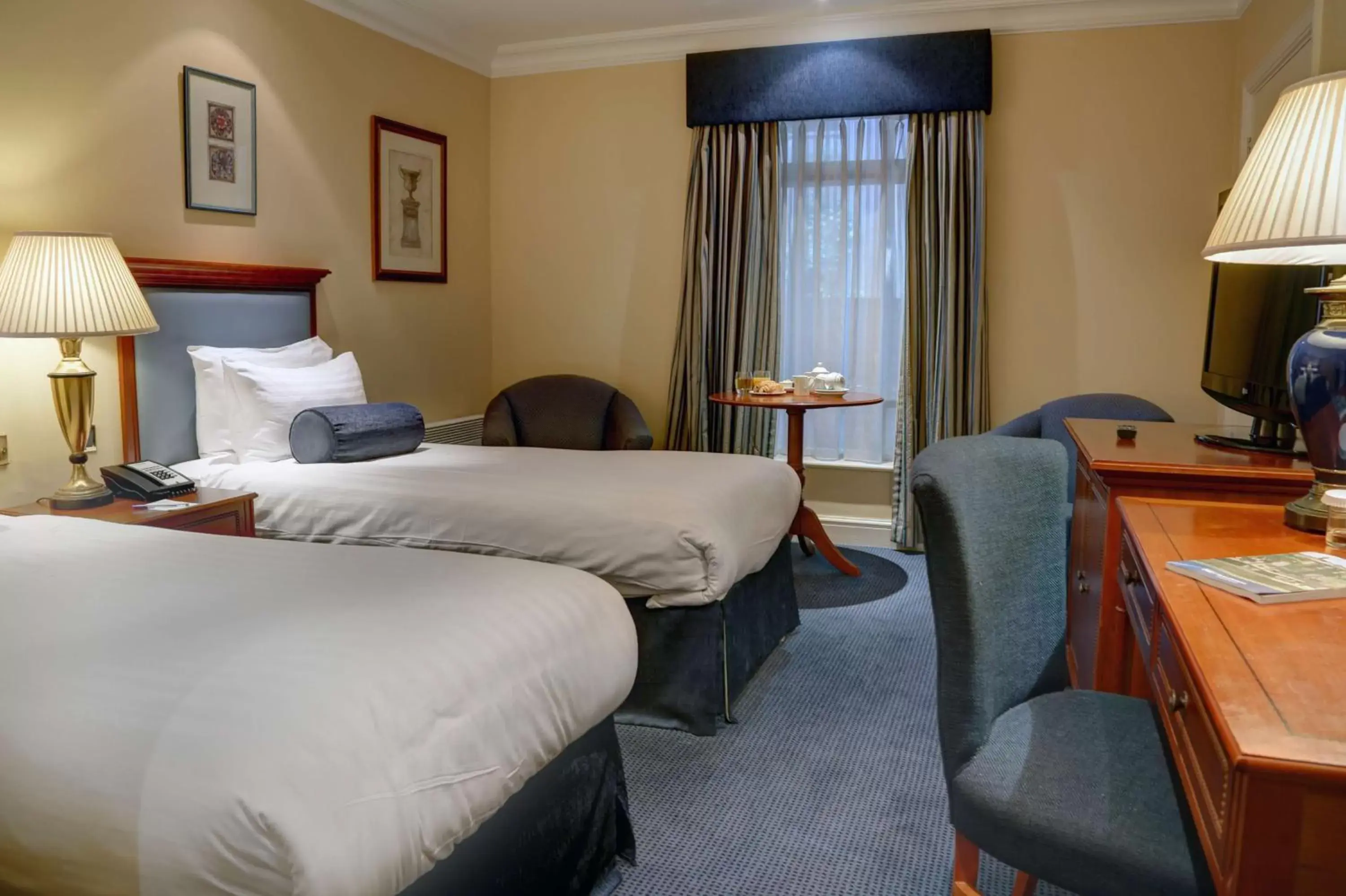 Photo of the whole room, Bed in Best Western Plus Manor Hotel NEC Birmingham