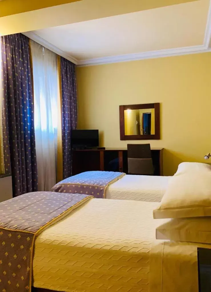 Twin Room in Hotel Valenca do Minho Twin Room in Hotel Valenca do Minho