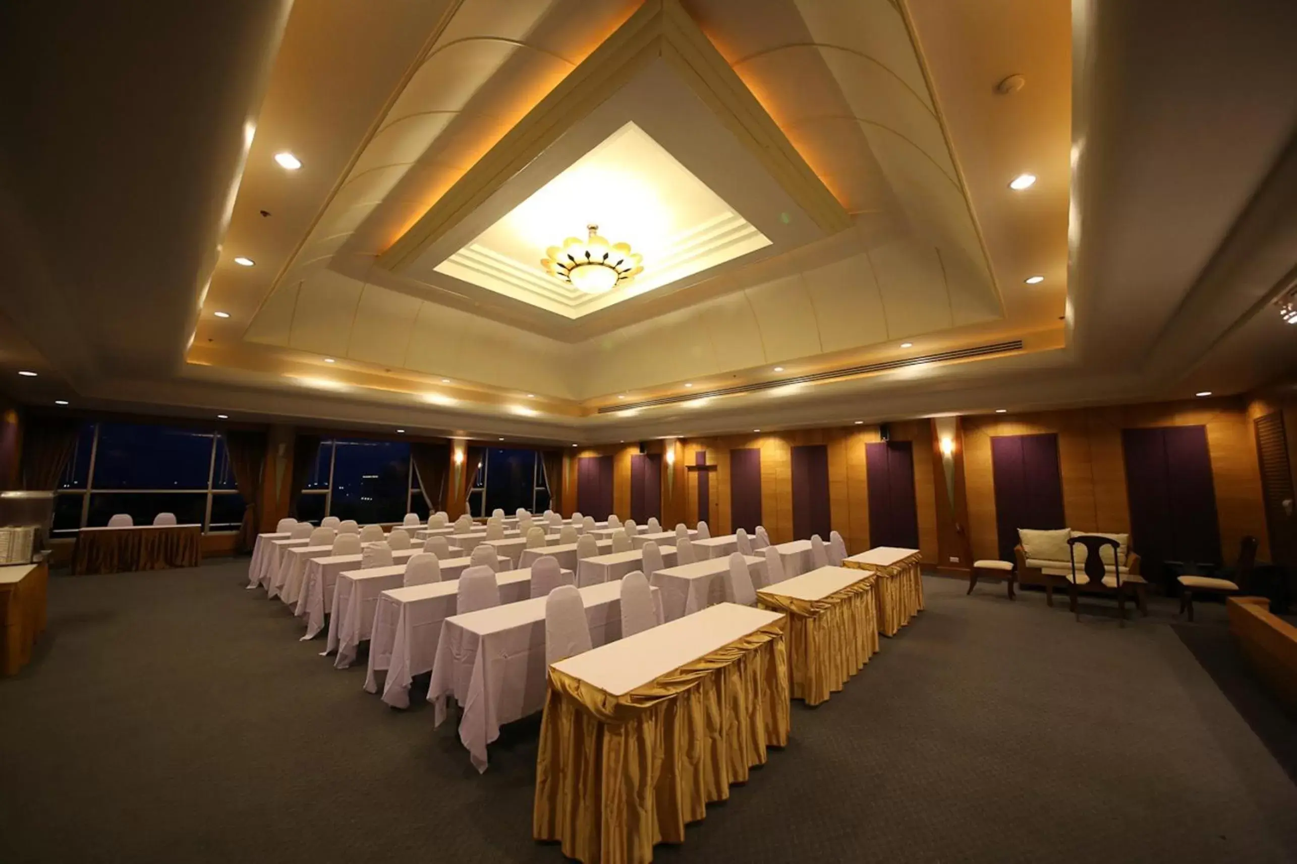 Banquet/Function facilities, Banquet Facilities in Sunshine Vista Hotel - SHA Plus