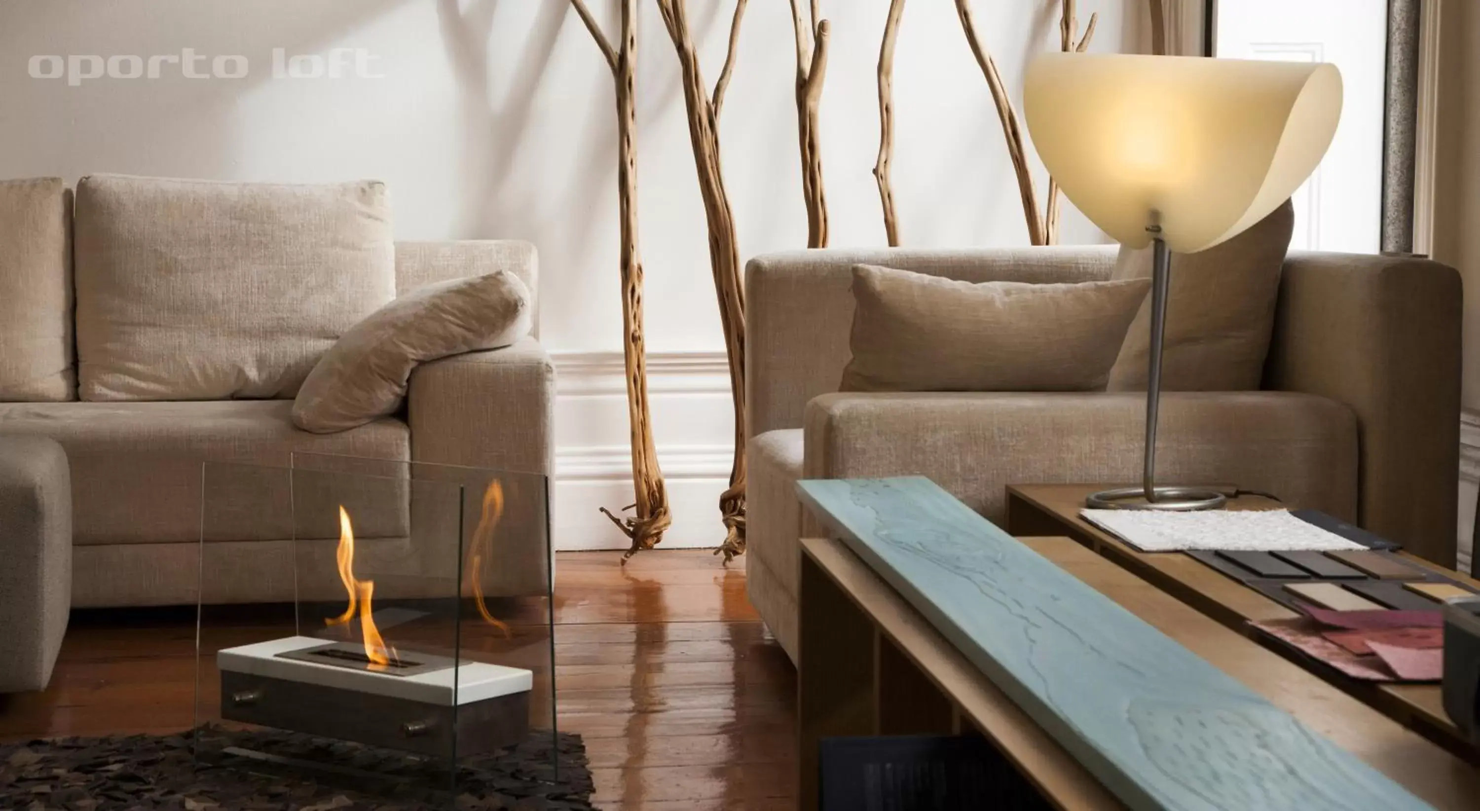 Communal lounge/ TV room, Seating Area in Oporto Loft