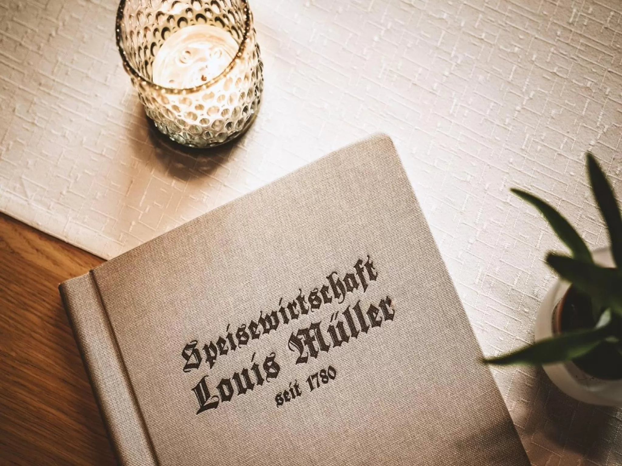 Logo/Certificate/Sign in Hotel Louis Müller