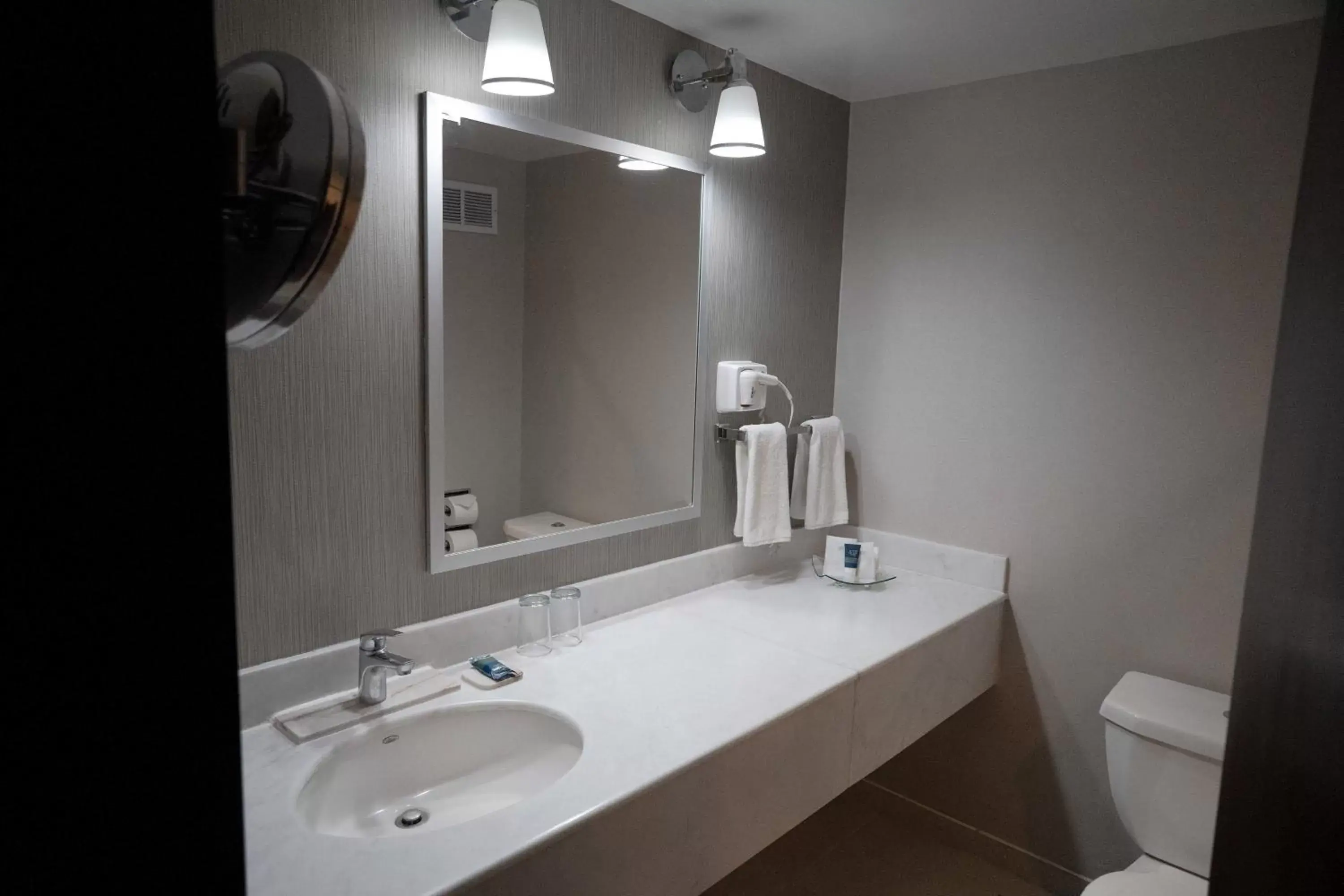 Bathroom in Four Points by Sheraton Saltillo