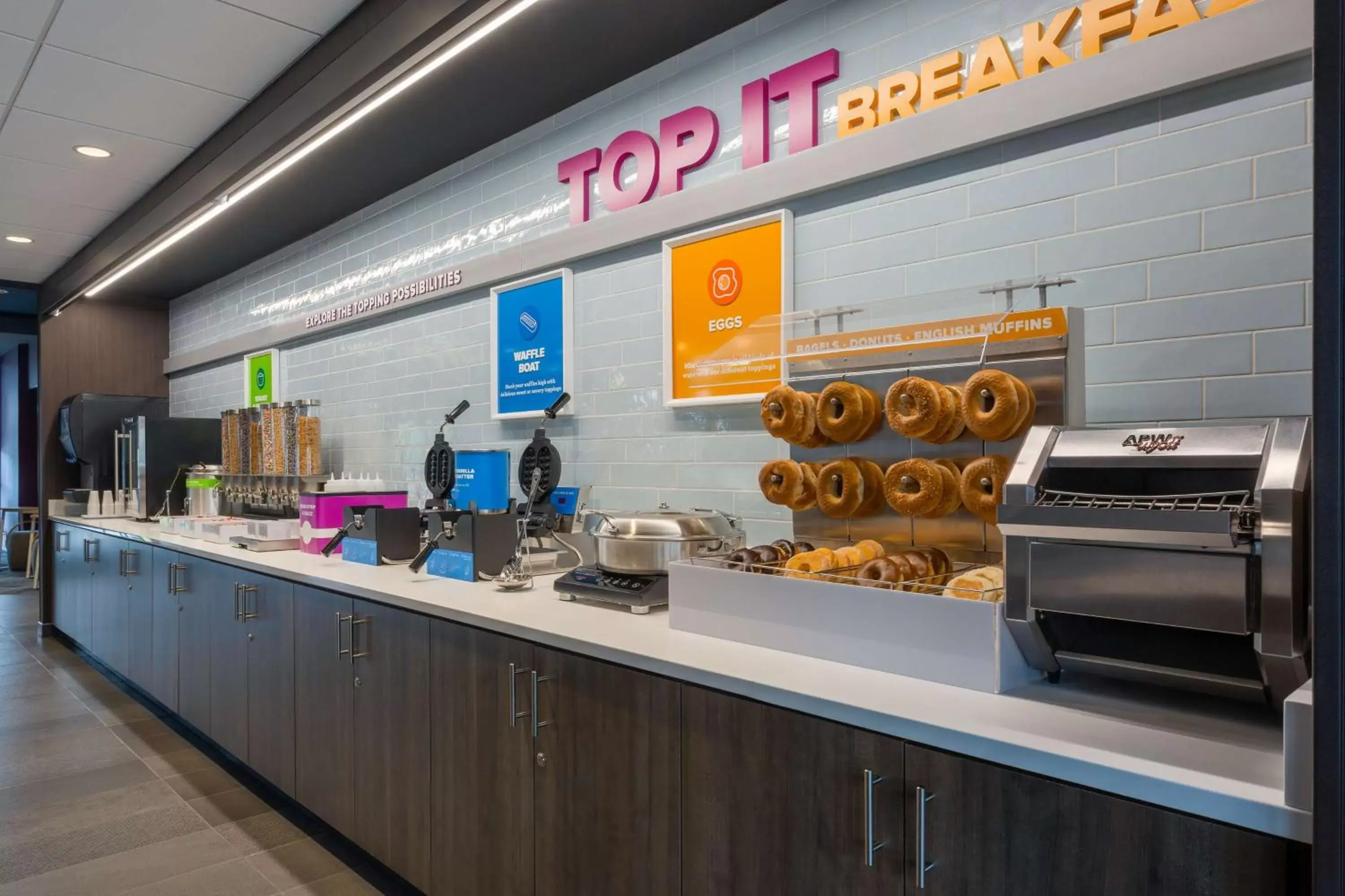 Breakfast in Tru By Hilton Radford Breakfast in Tru By Hilton Radford