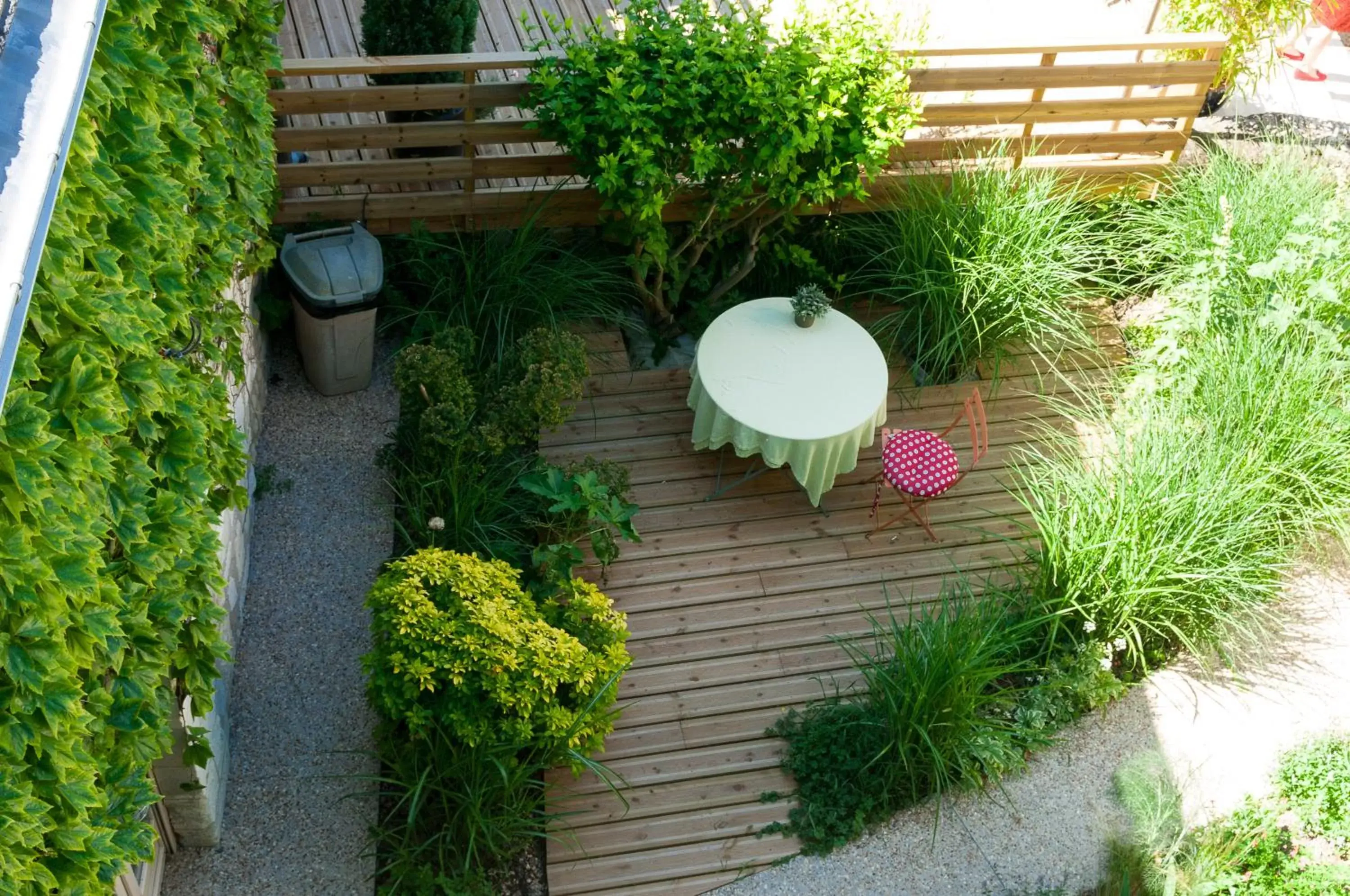 Balcony/Terrace in Logis Hôtels Troglododo