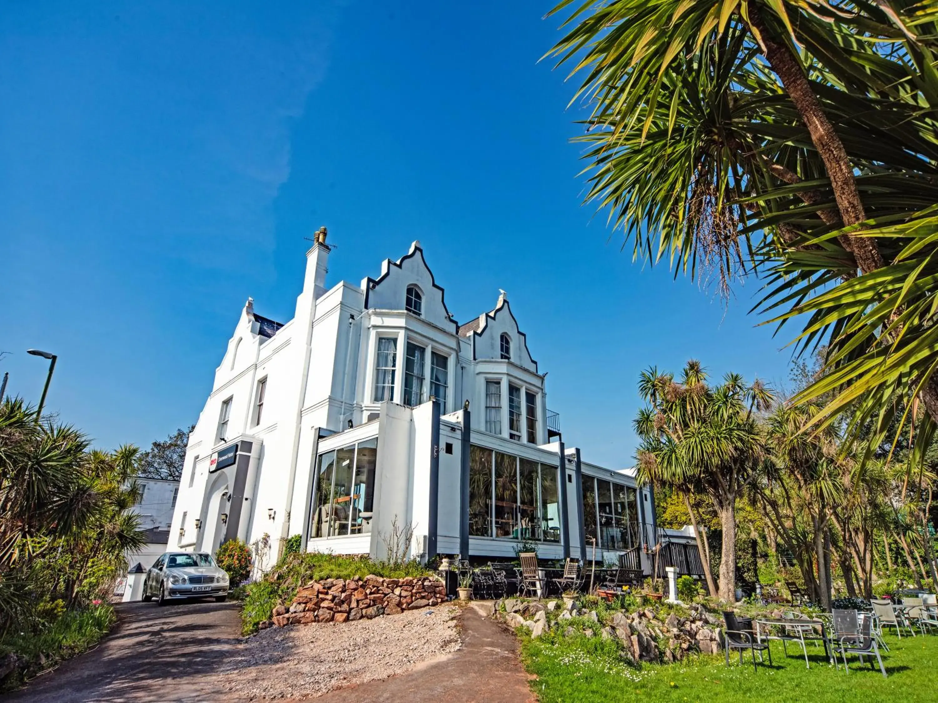 Property Building in The Sherwood Palm Hotel, Torquay Beach